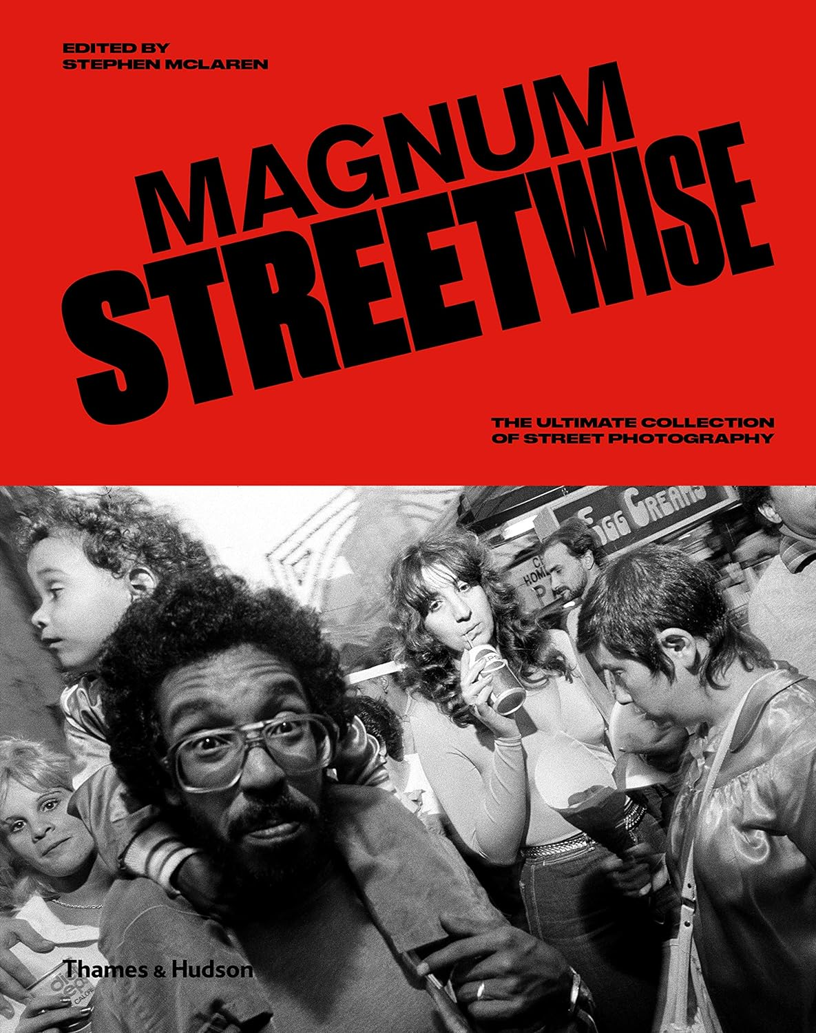 Magnum Streetwise:The Ultimate Collection of Street Photography image number 6