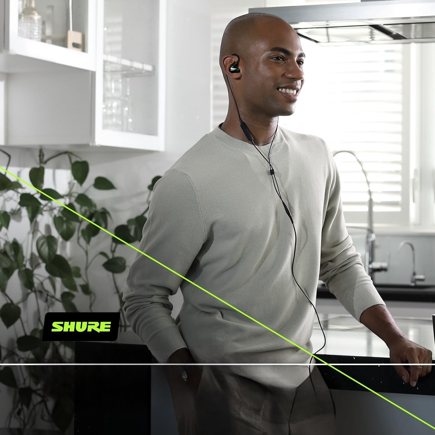 Shure SE846 Wired Sound Isolating Earphones Gen 2, Secure In-Ear Earbuds, High-End Professional Sound, Hi-Def Four Drivers, Upgraded Sound Filters, Durable Quality, Customizable Frequency - Clear - Jade image number 5