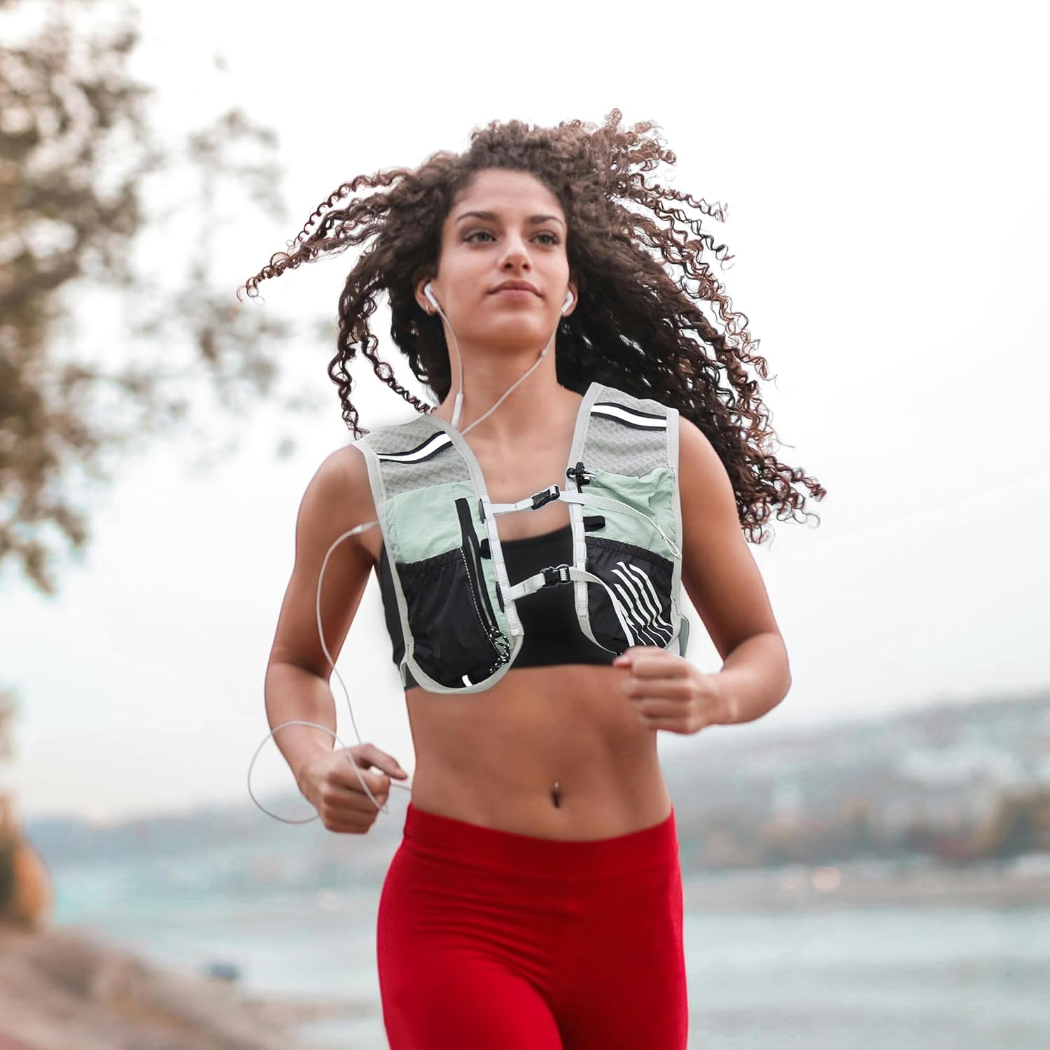 Hydration Running Vest for Women Men, Water Vest Backpack 2L, Lightweight Hydration Pack Water Backpack for Hiking, Trail Marathon Race (Pack with 2L Water Bladder) image number 2