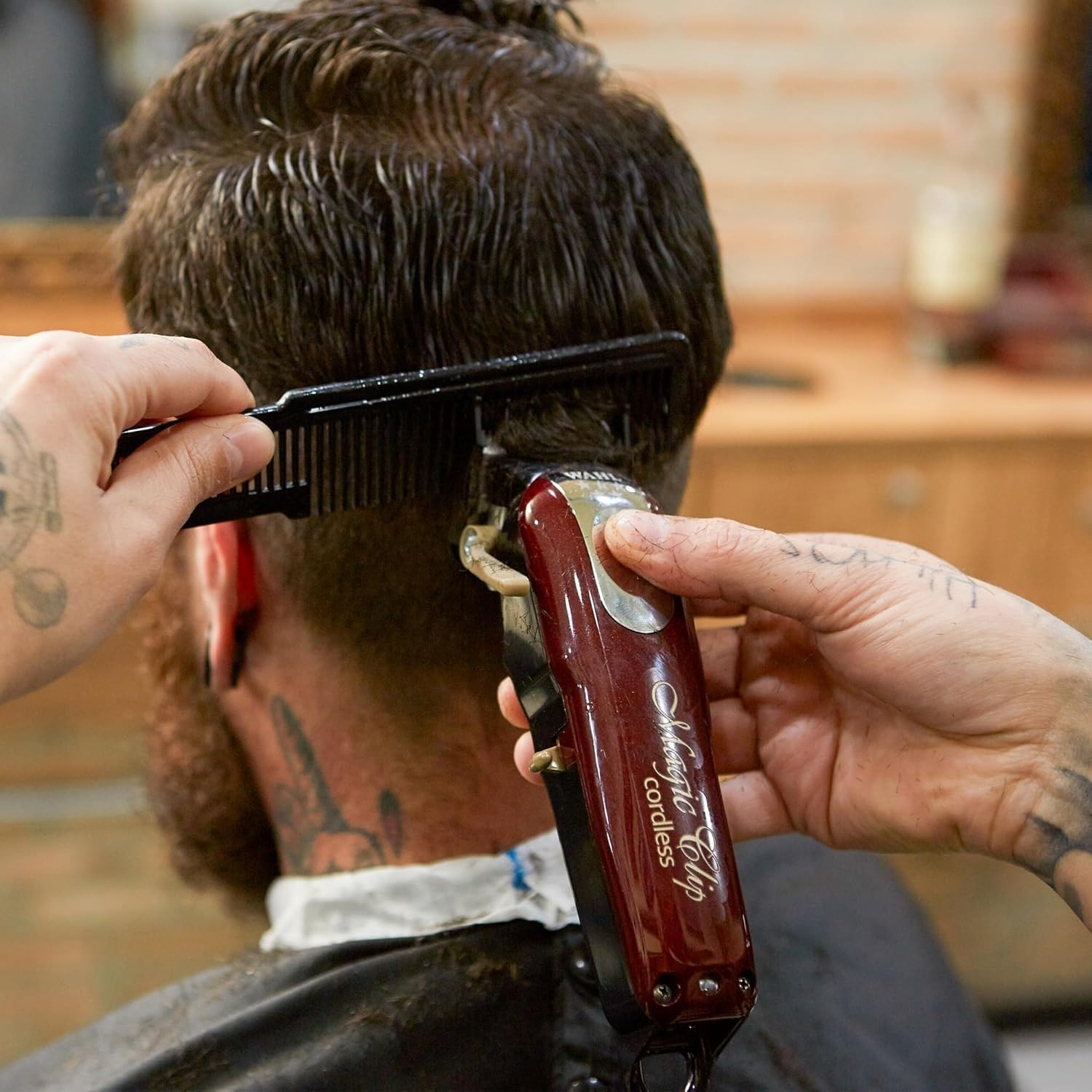 Wahl Magic Clip & Beret Limited Edition Set | Stagger-Tooth Blade Technology | SSS HAIR Exclusive, Black image number 4