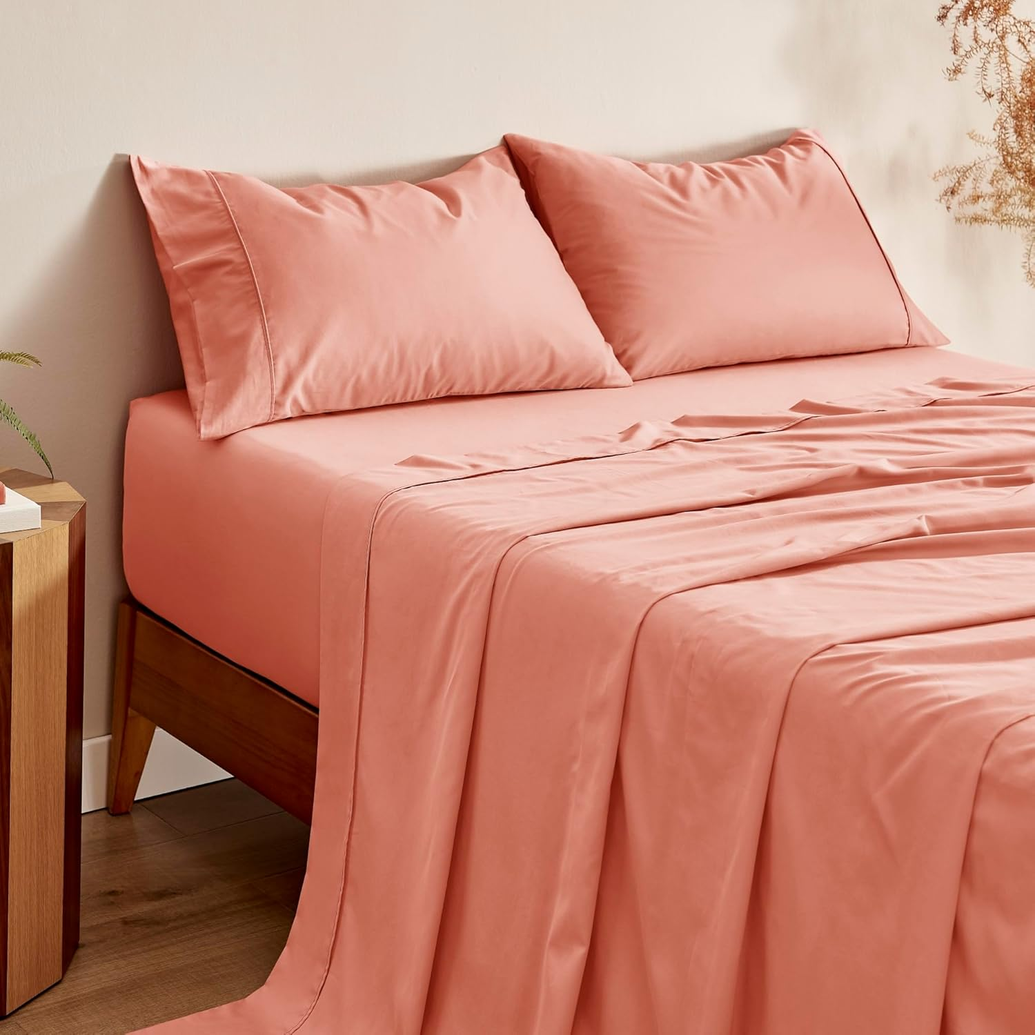 Dreamaker Serene 4 Pieces Bamboo Cotton Sateen Super King Sheets Set, Hypoallergenic Deep Pocket Fitted Sheet, Flat Sheet & 2 Pillowcases Easy Care Machine Washable Bedding Set Super King Size - Sage