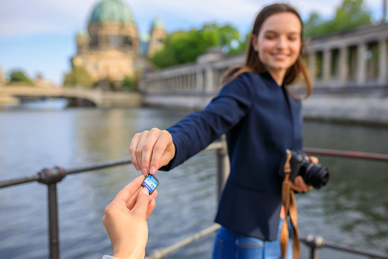 Verbatim SDHC, Black, 32 GB image number 2