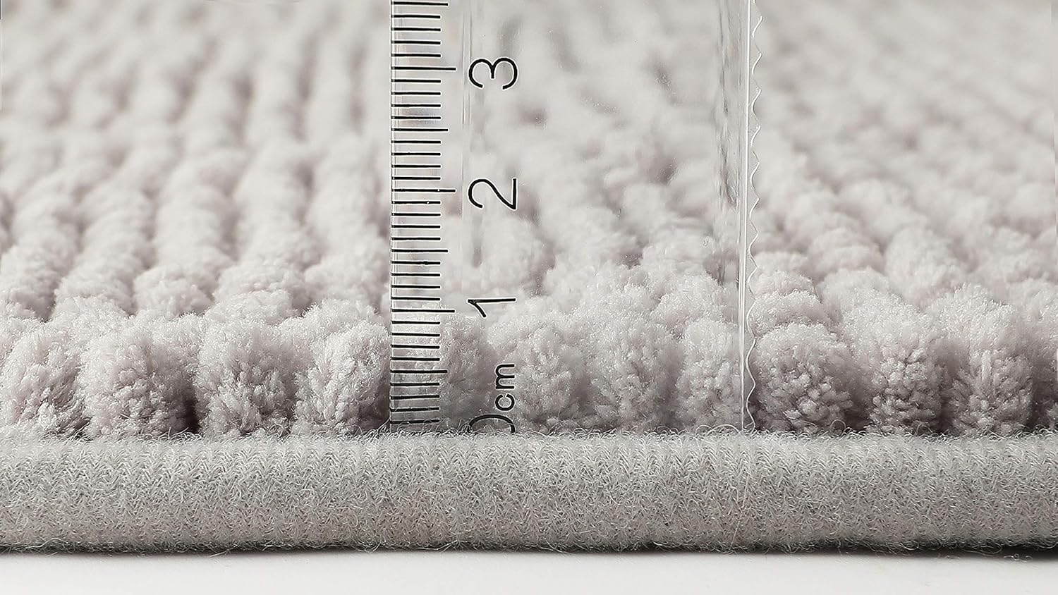 Fluffy&reg; Bath Mat for Corner Showers, Made of Chenille, with Non-Slip Bottom (Round | Inner Dimensions 45 X 45 Cm, Grey)