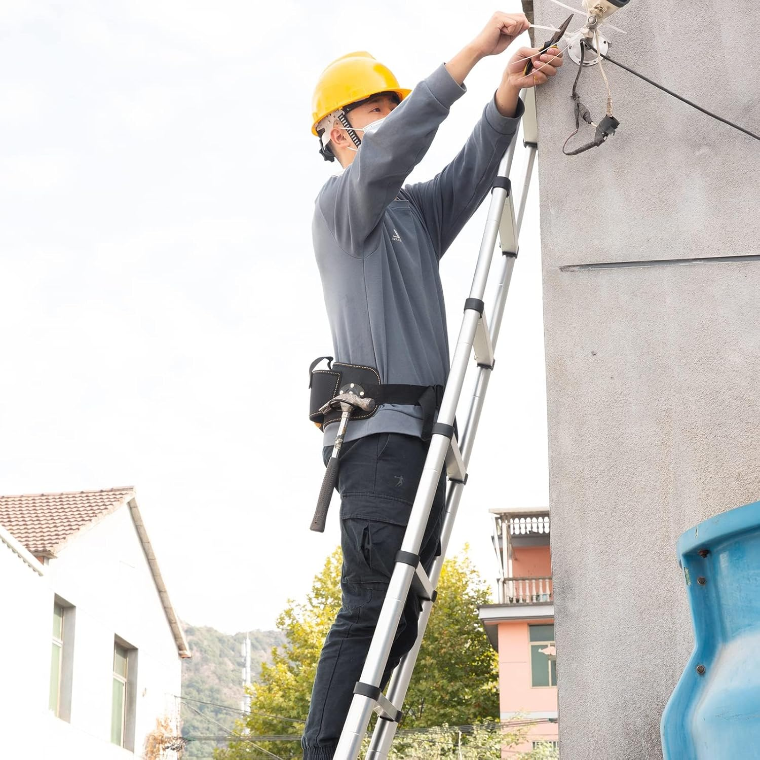 3.8M/12.5FT Telescoping Ladder- Multi-Purpose Aluminum Extension Ladder Adjustable Compact Ladder for Household, RV, Outdoor, 150Kg Max Capacity image number 6