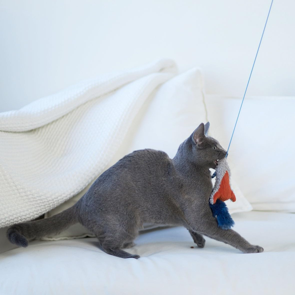 Kazoo Flying Mouse Wand Cat Toy image number 1