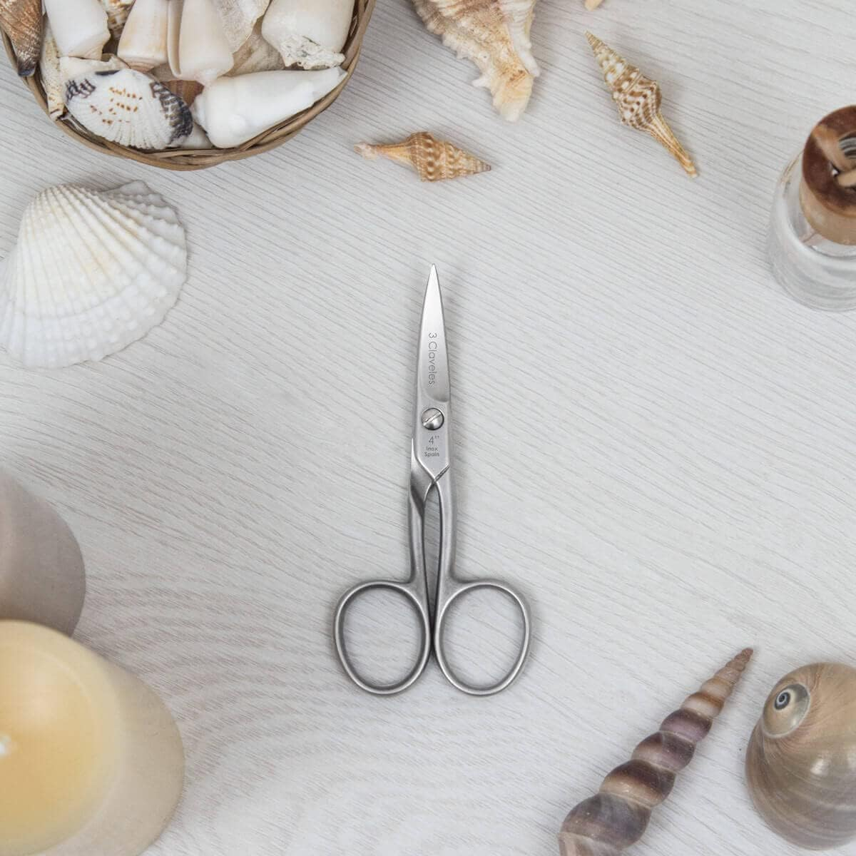 3 Claveles 12019 - Nail Scissors, Curved, Rustproof, 4 Inches