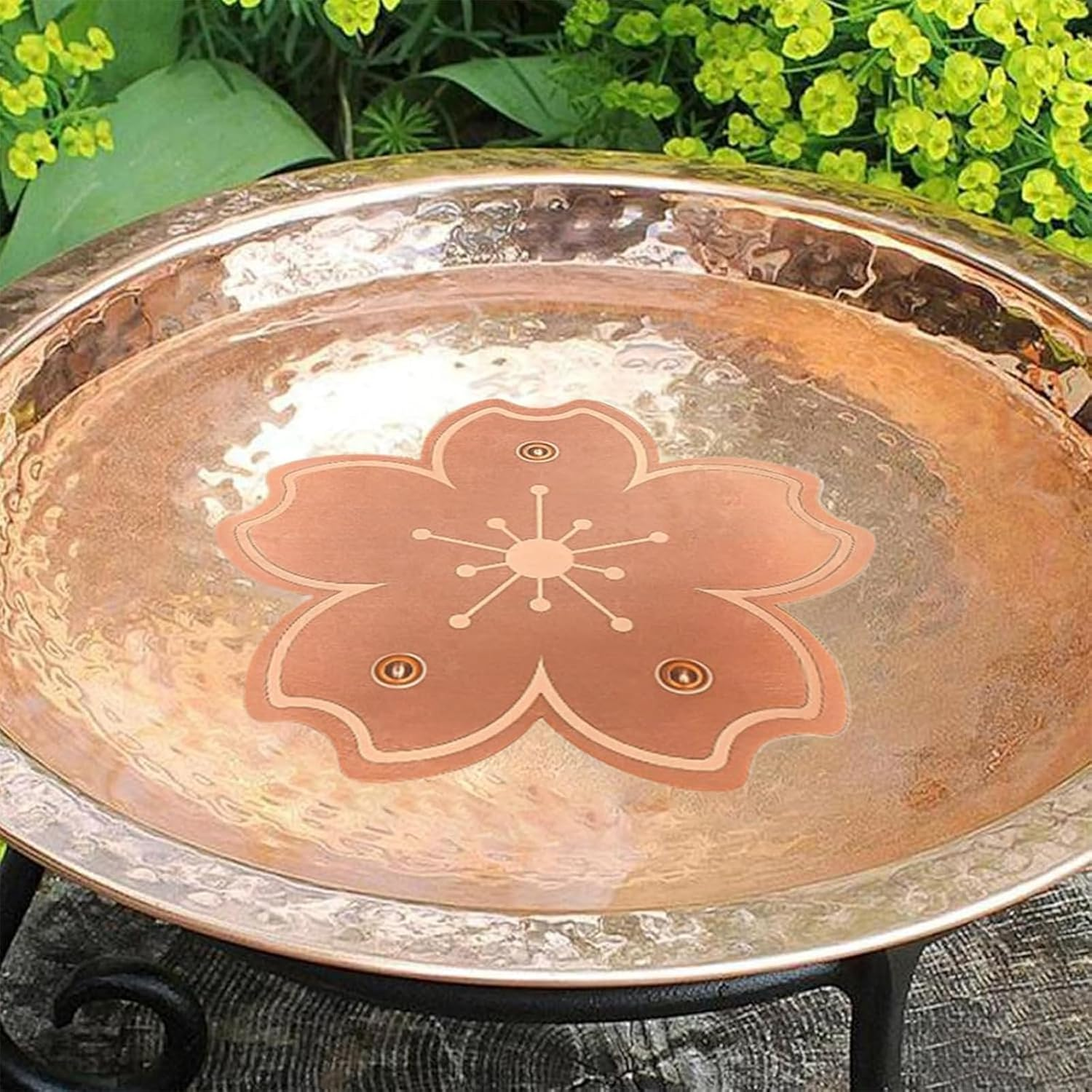 Flower Pattern Copper Bird Bath Disk, 3-Point Support Physical Cleaner for Outdoor Bath Bowls, Purifies Water Safely & Reduces Cleaning Frequency All-Season image number 5