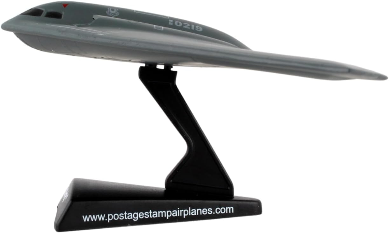 Daron Worldwide Trading B-2 Spirit Vehicle (1:280 Scale) image number 5