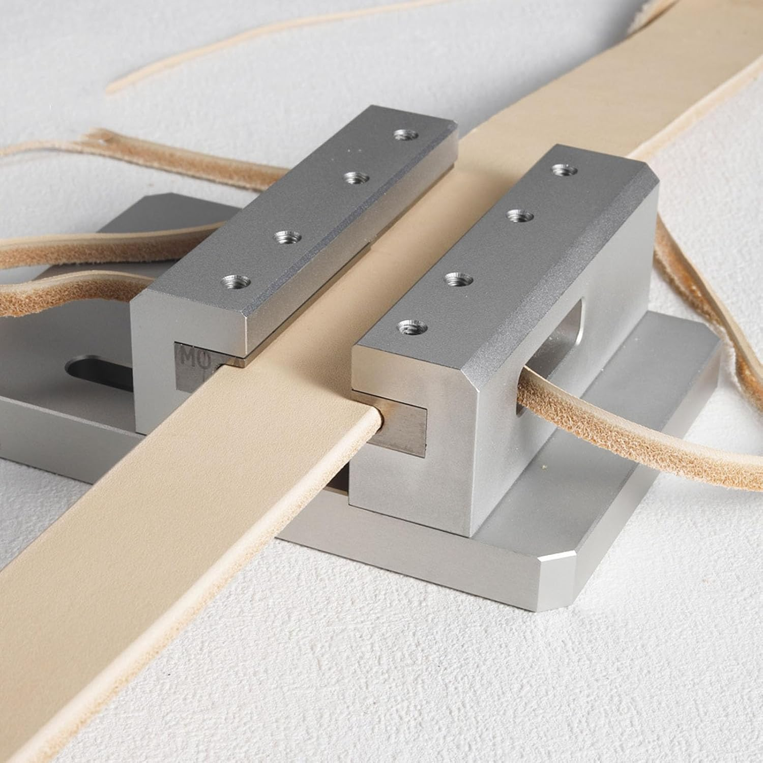 Leather Trimmer, 10-22Mm Width Adjustable Aluminium Alloy Steel Cutting Tool for Leathercraft, Shoe Repair, Furniture Making image number 5