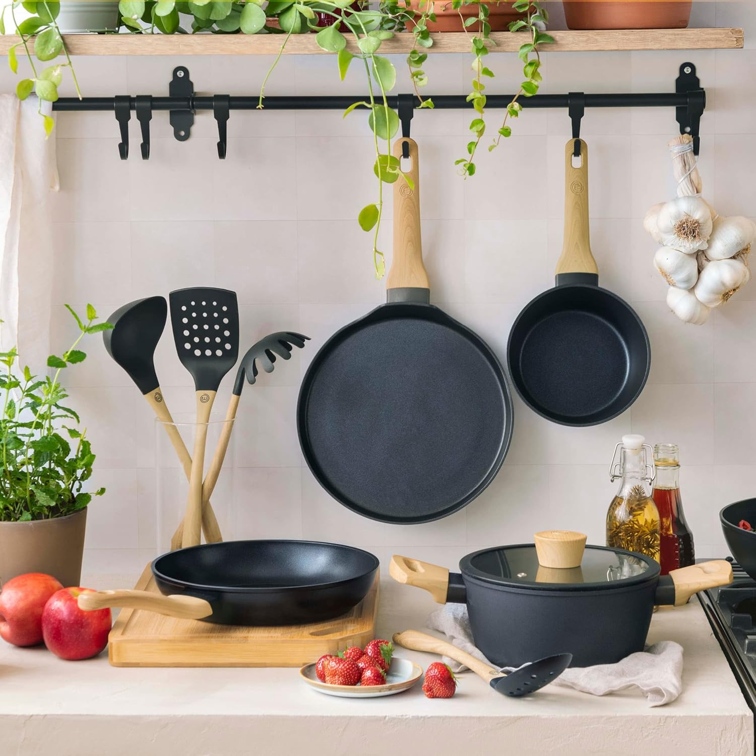 Masterchef Kitchen Utensils Set Dishwasher Safe, Non Toxic Cooking Utensils Set for Nonstick Cookware, Non Scratch Plastic Tools Incl. Spatulas & Spoons, Heat Resistant Nylon, 6 Piece, Natural Look - Multi Colored image number 3