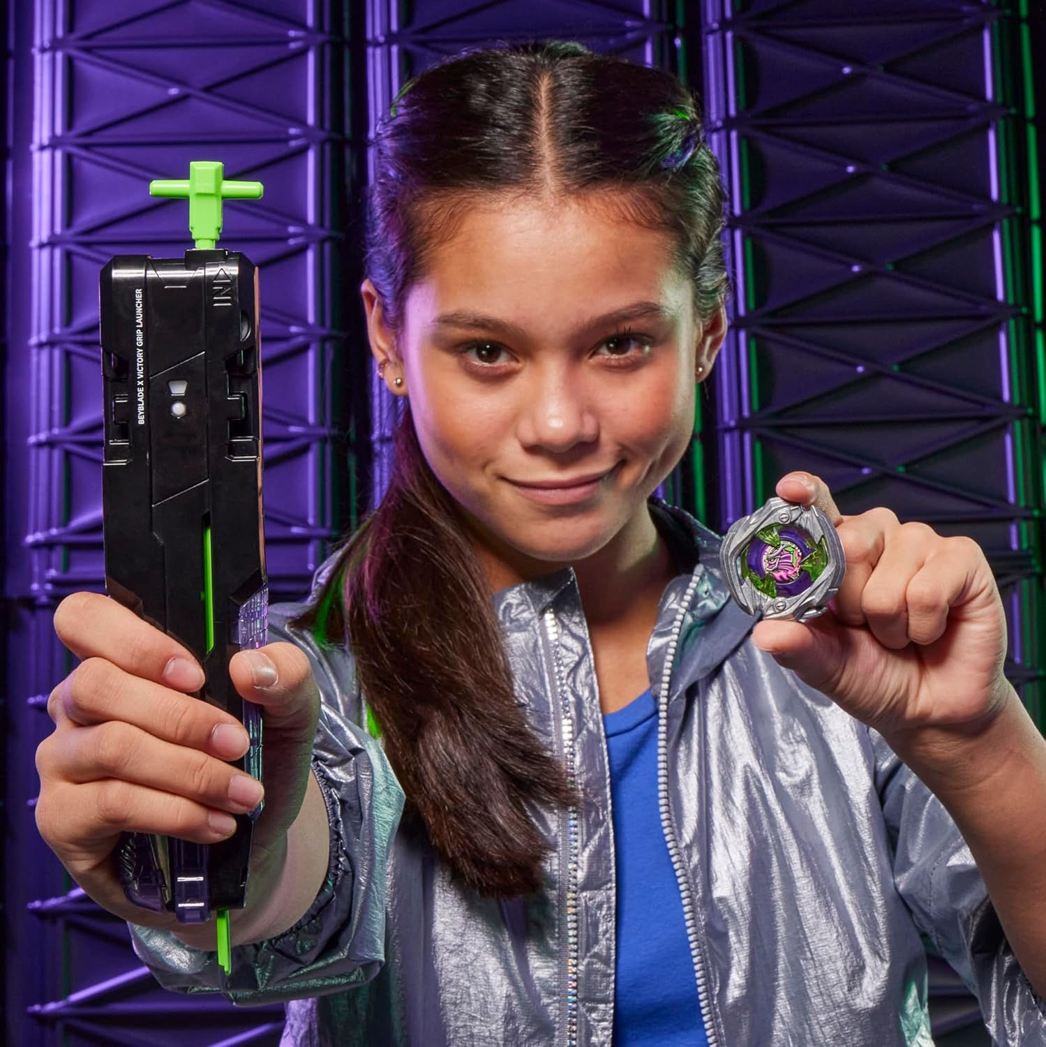 Hasbro Beyblade X Victory Grip Clockwise Starter Kit image number 3