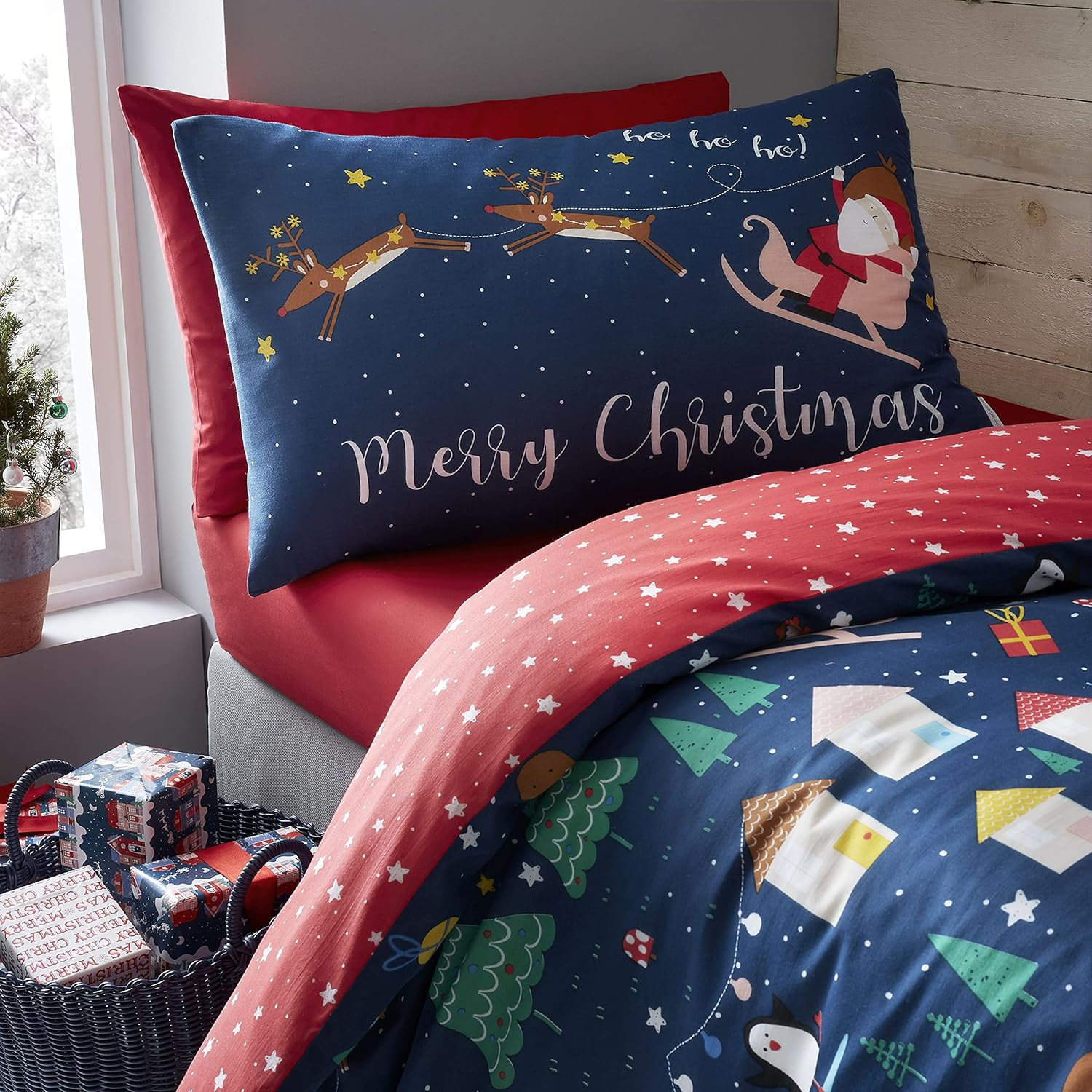 Catherine Lansfield Santas Wonderland Glow in the Dark King Duvet Set Navy BD/55525/W/KQS/NA image number 5
