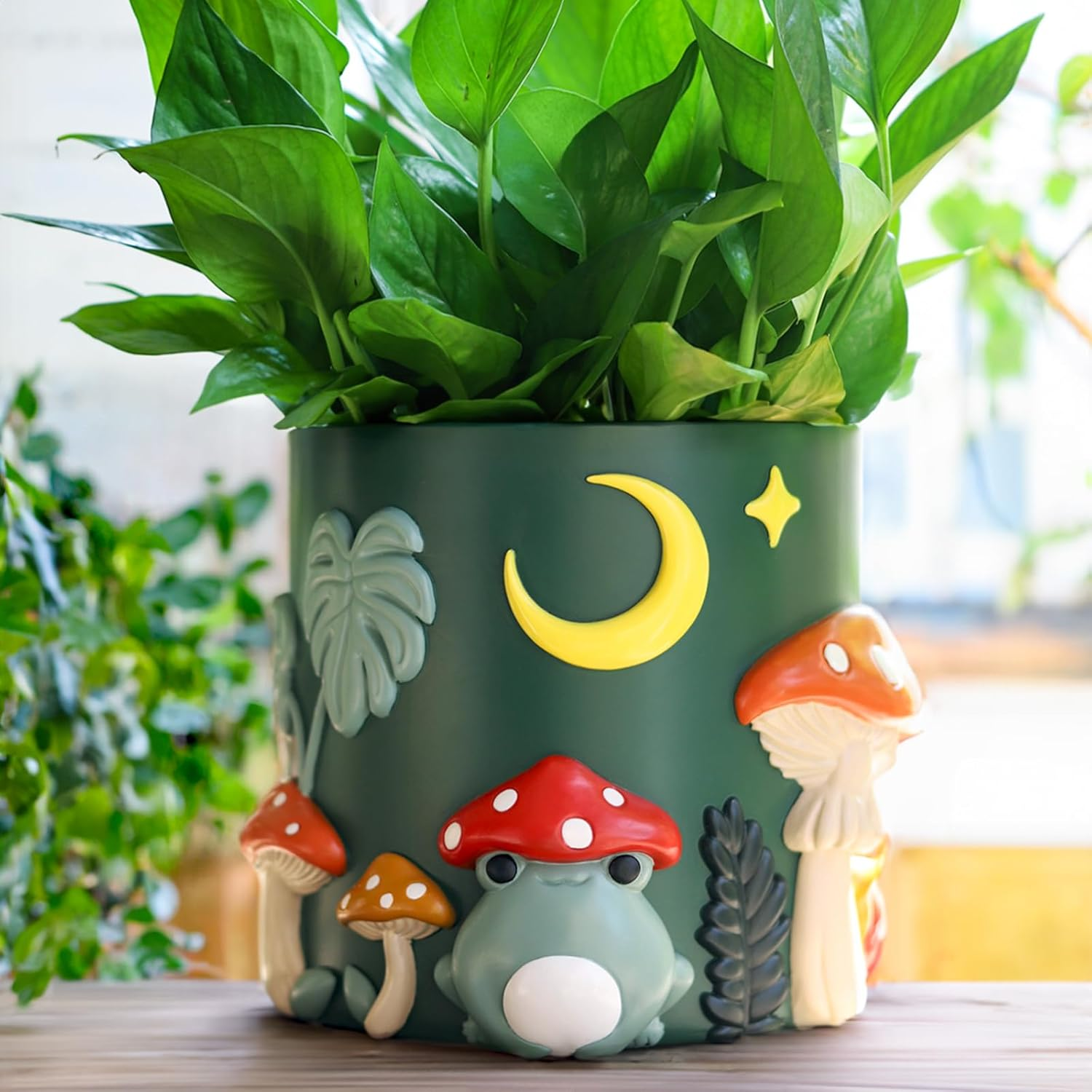 GUGUGO Colorful Frog Garden Plant Pots, Cute Unique Succulent Planters with Drainage, Rainbow Small Mushrooms Flower Planters Pots for Indoor Plants, Funny Eclectic Home D&eacute;cor (B, 5Inch)