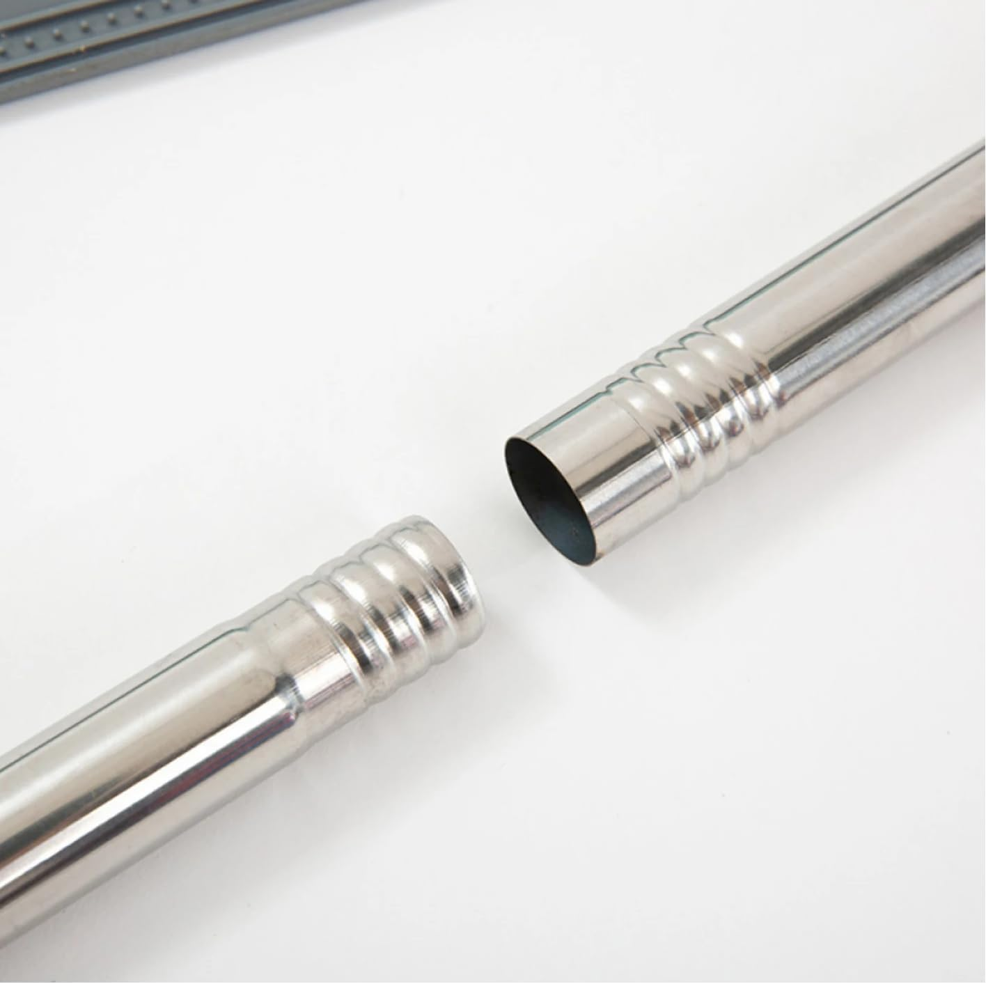 Leona Co Adjustable All-Surface Silicone Broom, Squeegee, Pet Hair Remover - Smart Broom for Indoor Cleaning - Cleans Glass, Fine Dust, Hair, Liquids - for Smooth Floors, Rugs, Windows (Green)