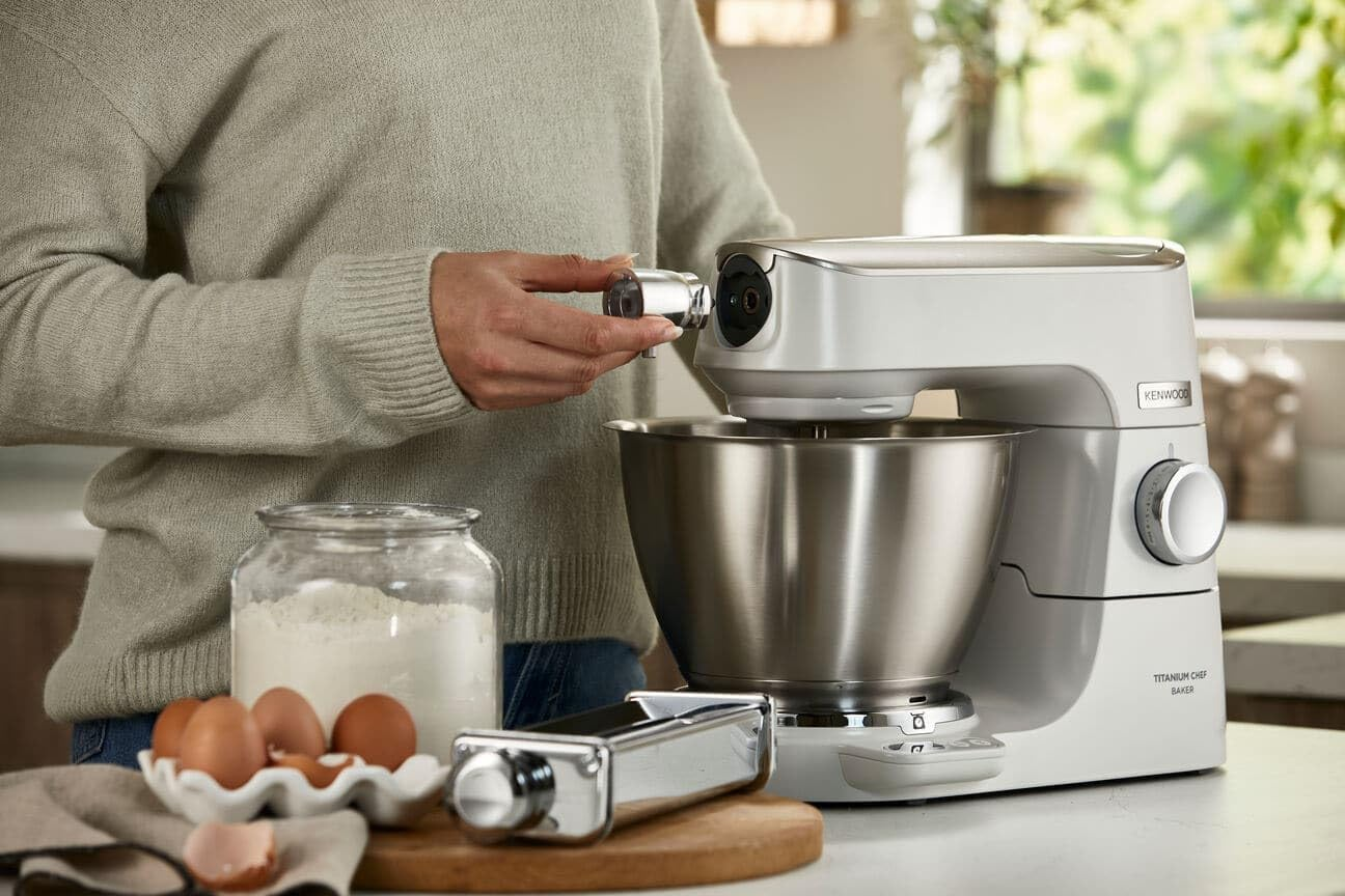 Kenwood Chef Bar to Twist Adapter KAT002ME, Attachment Compatible with Chef Kitchen Machine, Twist Connection, Dishwasher Safe, Stainless Steel image number 1