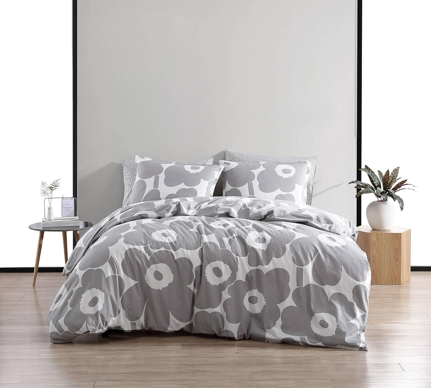 MARIMEKKO - King Duvet Cover Set, Cotton Bedding with Matching Shams & Botton Closure, All Season Home Decor (Unikko Indigo, King)