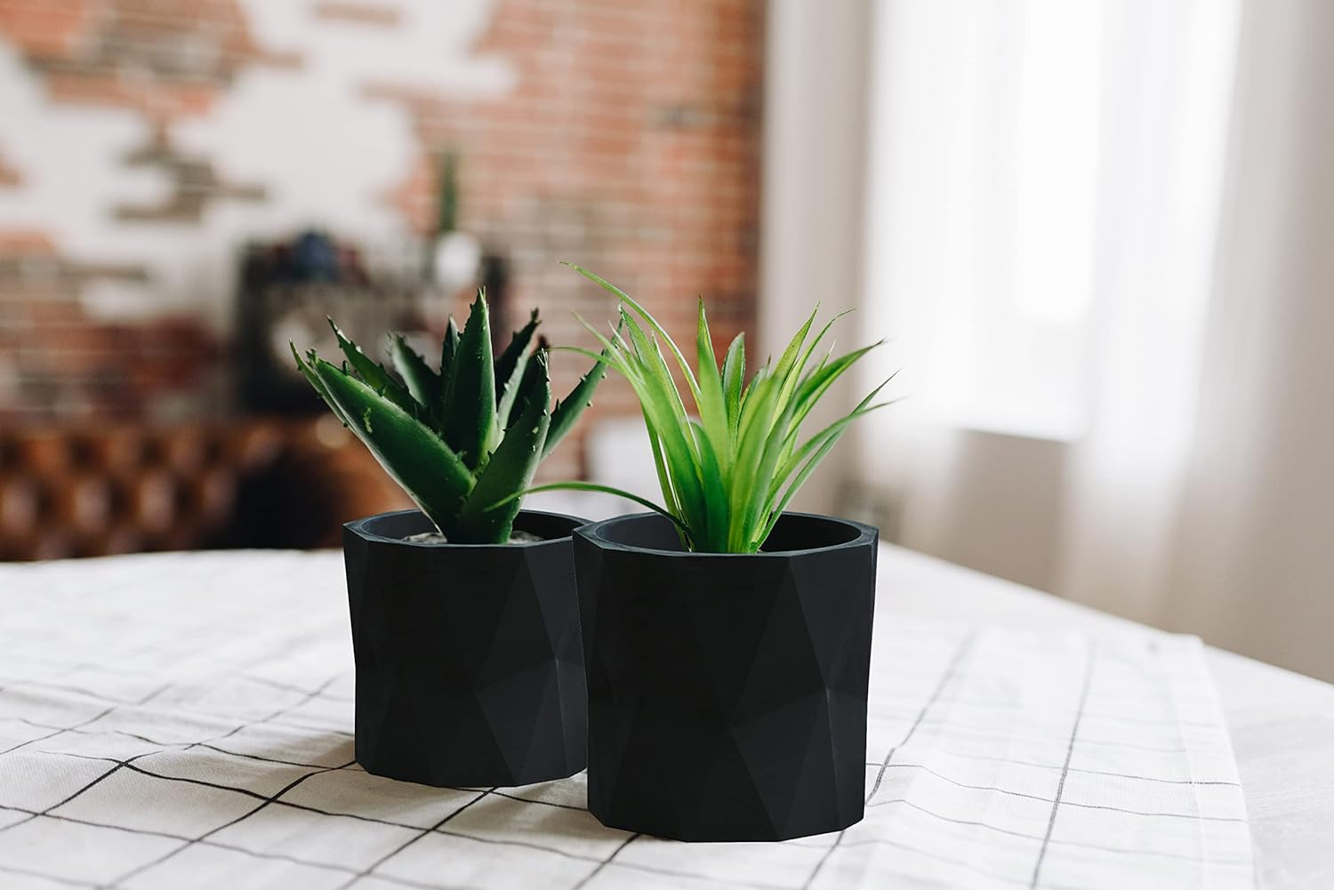 Olly & Rose Designer Geometric Plant Pots Garden Planters Set 2 Indoor Outdoor Plant Flower Pot Set (Matt Black) image number 2