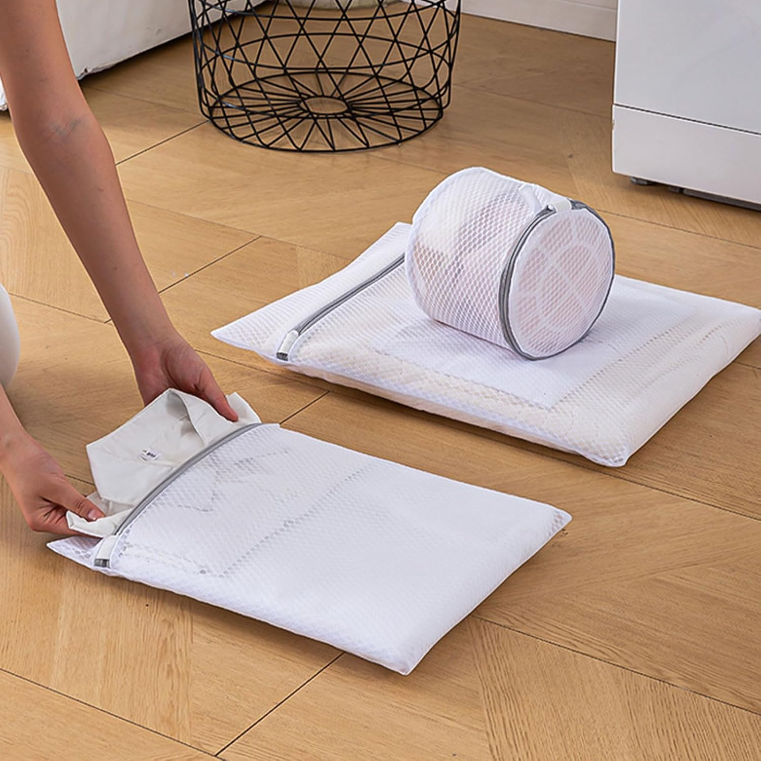 Xolixorium Honeycomb Delicates Bags for Washing Machine - 2 Xx-Large 24X24 Inch Laundry Bags for Lingerie, Delicates Wash Bag for Cotton Clothes, Sheets & Shoes image number 3