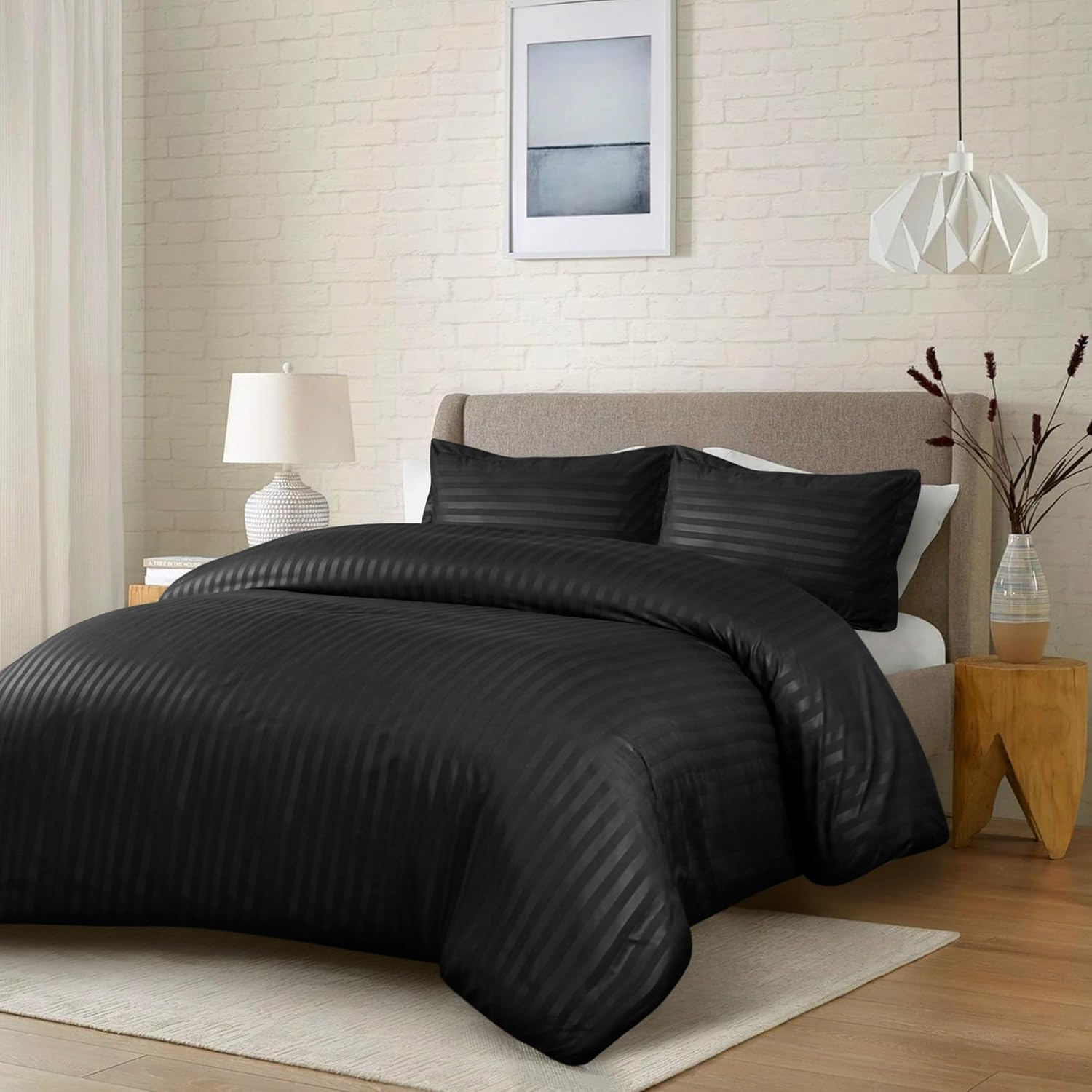 Opulent Dreams Striped Duvet Cover Set &ndash; Ultra-Soft Microfibre Bedding Set &ndash; with Quilt Cover and 2 Pillowcases (Black, Double (200X200Cm & (2) 50X75Cm))