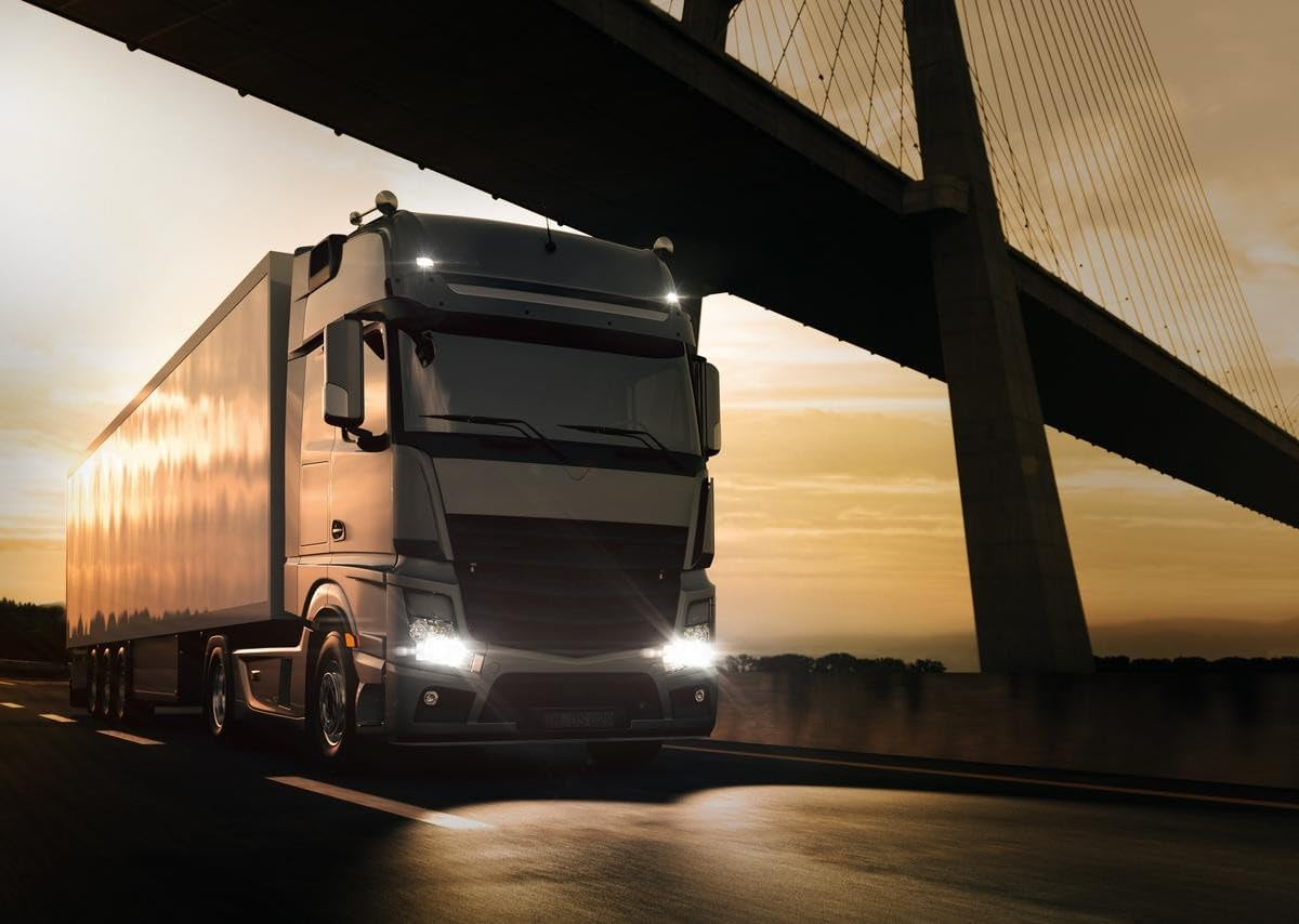 OSRAM 64196TSP TRUCKSTAR PRO H4 Halogen Headlamp, 64196TSP, 24 V Commercial Vehicle, Folding Carton Box (1 Unit) image number 2