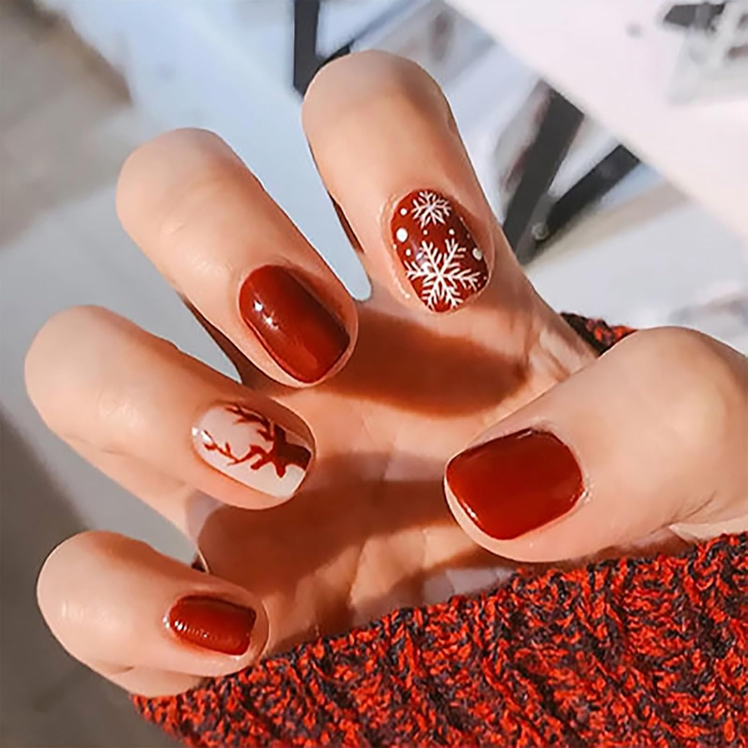 Yazikisa Christmas Press on Nails Short Square Fake Nail Snowflake Xmas Elk Winter Red Glue on Full Cover Glossy Acrylic False Fingernails for Women Girls New Years 24 Pcs