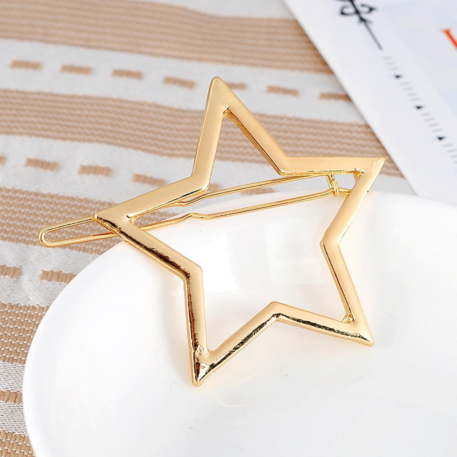 Aikeis 4 Pack Metal Star Hair Clips for Women Girls Chic Simple Fashion Hair Accessories Simple Hair Accessories (Gold, Silver) image number 4
