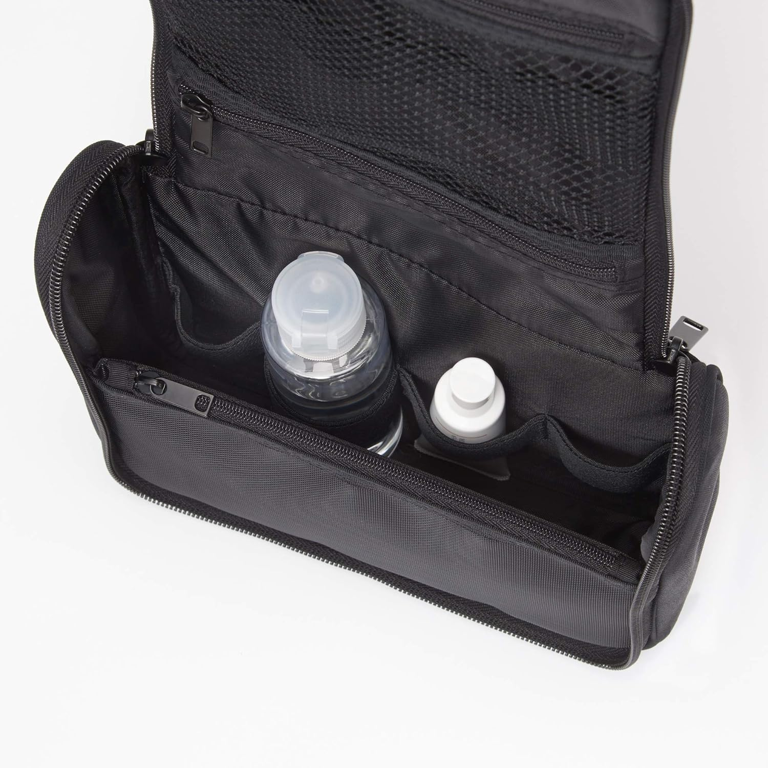 Muji Polyester Hanging Travel Case, 16 Cm Width X 19 Cm Depth X 6 Cm Height, Black image number 1
