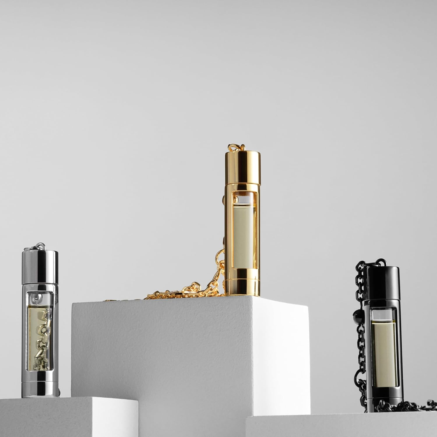 The Piece - Black by NCP for Unisex - 3 Pc 2 X 4.9Ml Olfactive Facet -701 Leather and Vetiver EDP Roll On, Necklace image number 5