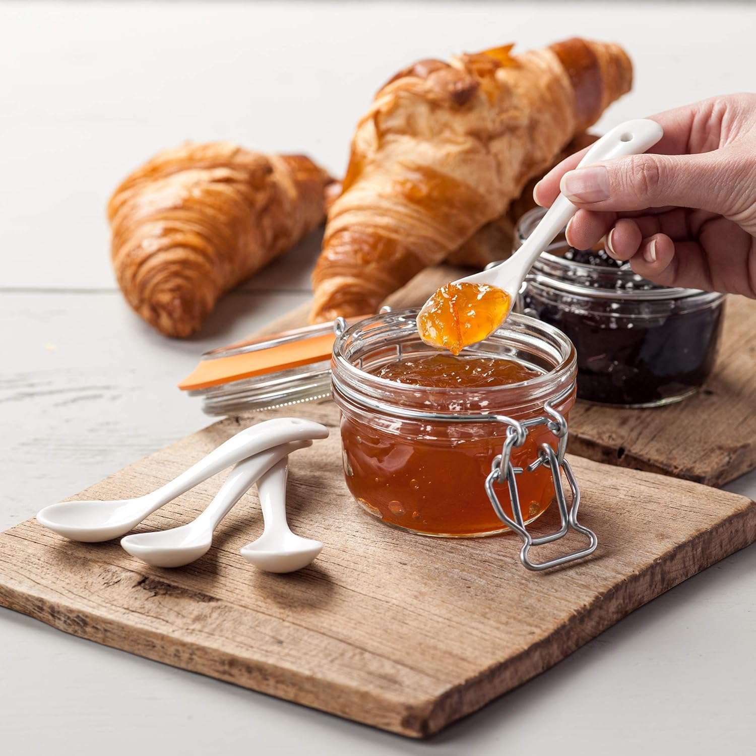 WM Bartleet & Sons 1750 TSET153 Set of 4 Traditional Porcelain Condiment Spoons for Jam, Sugar and Sauces (11Cm) &ndash; White image number 4