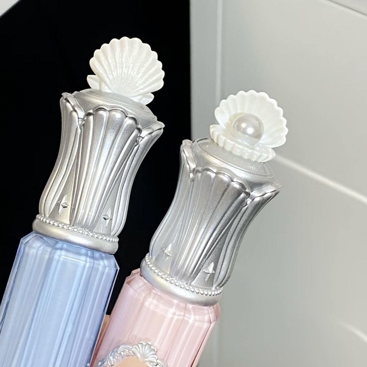 Flower Knows Shell Series Pearl Lip Gloss &ndash; Moisturizing Non-Sticky High-Shine Finish Lip Care Balm (C04) - C01 image number 3