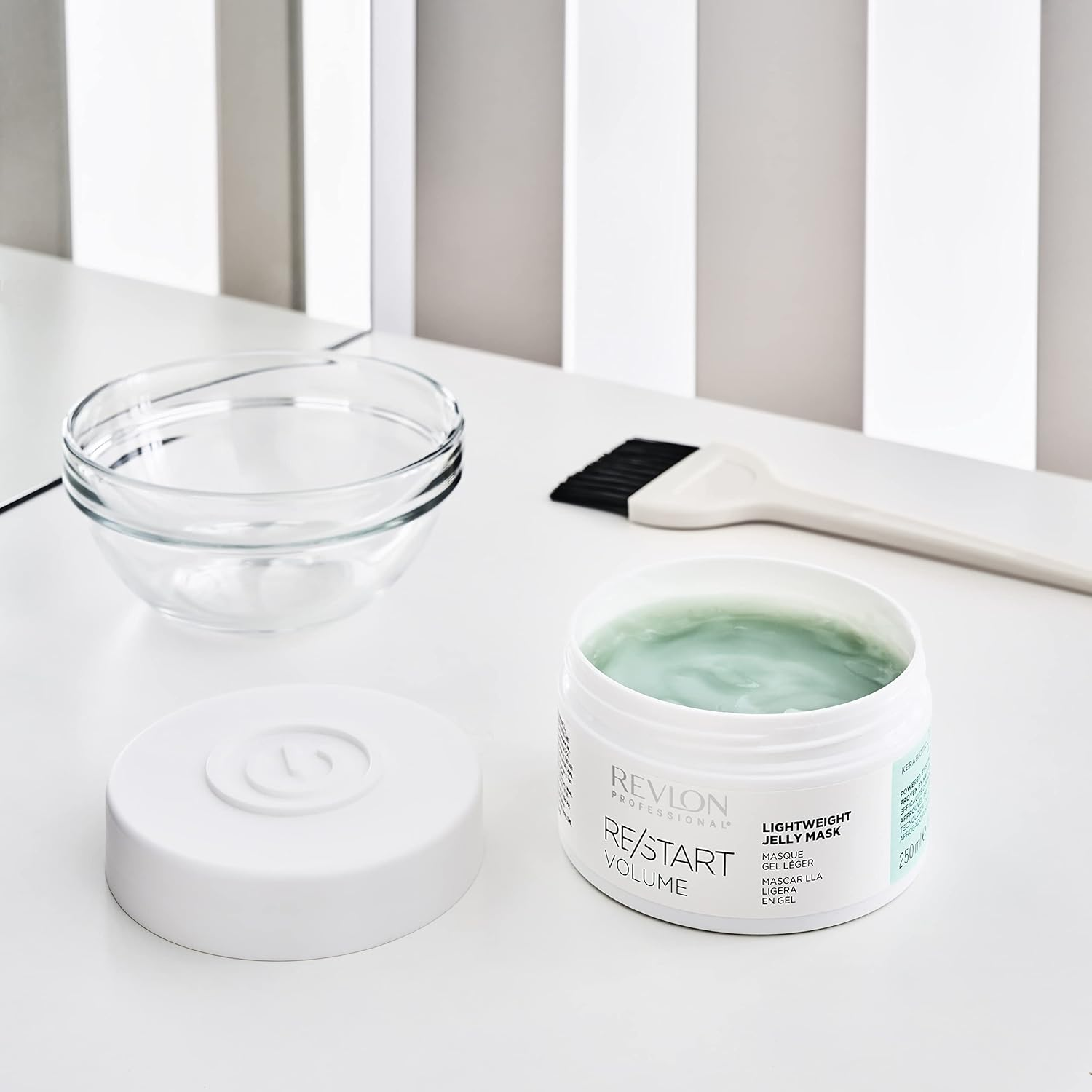 REVLON PROFESSIONAL RE/START&trade; VOLUME LIGHTWEIGHT JELLY MASK 250Ml image number 4