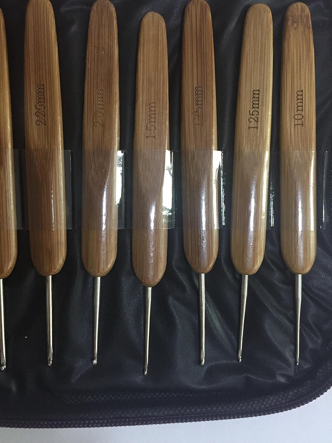 ZXUY Crochet Hooks Ergonomic Soft Touch Handles Aluminum Crochet Hook Set for Crocheting Lace/Doilies/Socks/Shawl/Gloves/Scarf/Sweaters/Bags (Wooden 20Pcs) image number 4