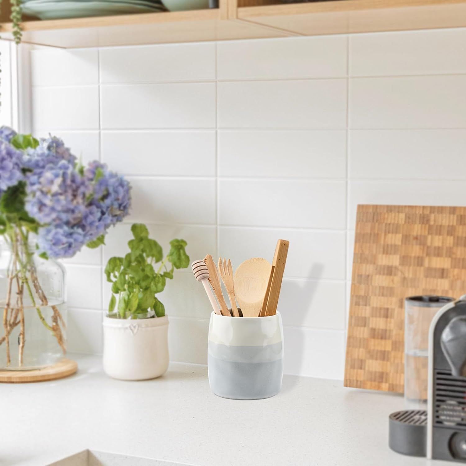 Yohyien Ceramic Kitchen Utensil Holder, Cooking Utensils Pot for Countertop Organisation, Cutlery Storage Jar for Spoons, Spatulas, Tableware, Cream and Grey Layered Design (S)