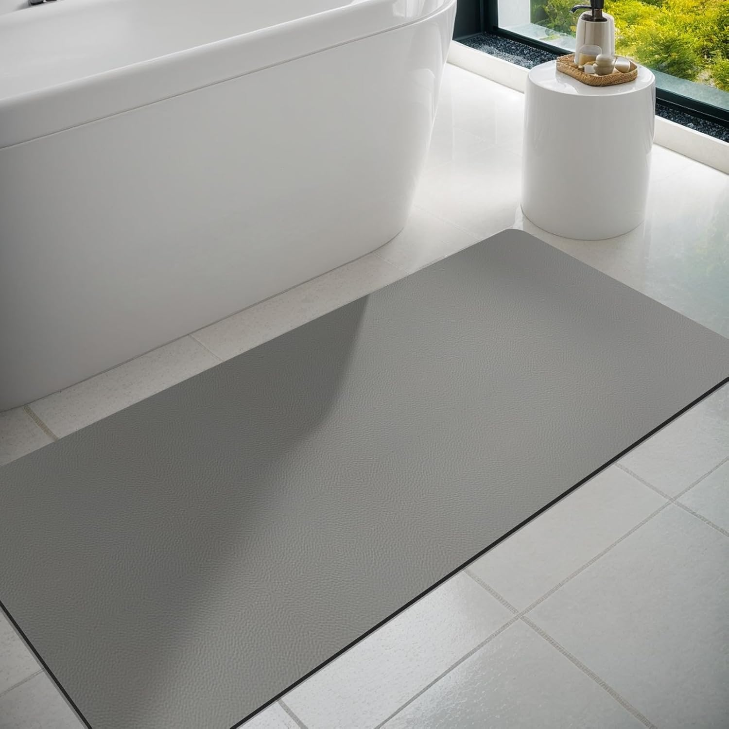 Bath Mat, Bathroom Rugs Super Absorbent Shower Mats Quick Dry Non Slip, Shower Rug for Bathtub Thin Rubber Mats for Bathroom Floor, Bathtub, Shower(Light Grey, 40 X 60 Cm)