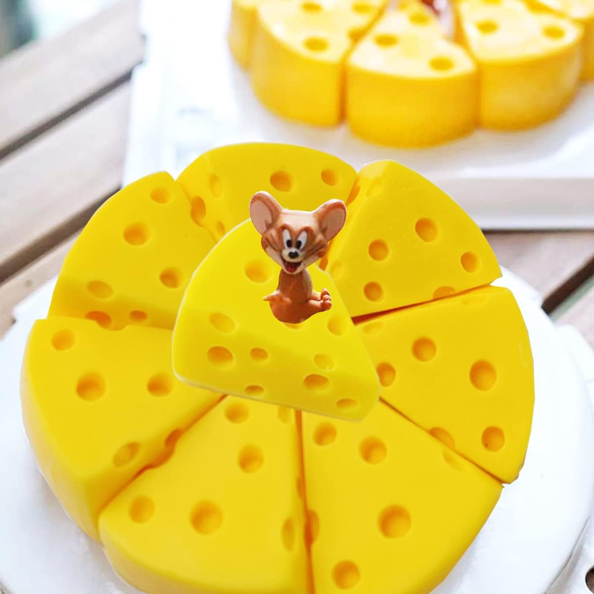 NSBELL 100PCS Miniatures Kitchen Food Cheese Miniature Artificial Cheese Models Mini Resin Simulation Cheese for Dollhouse Kitchen Decoration DIY Accessory image number 1