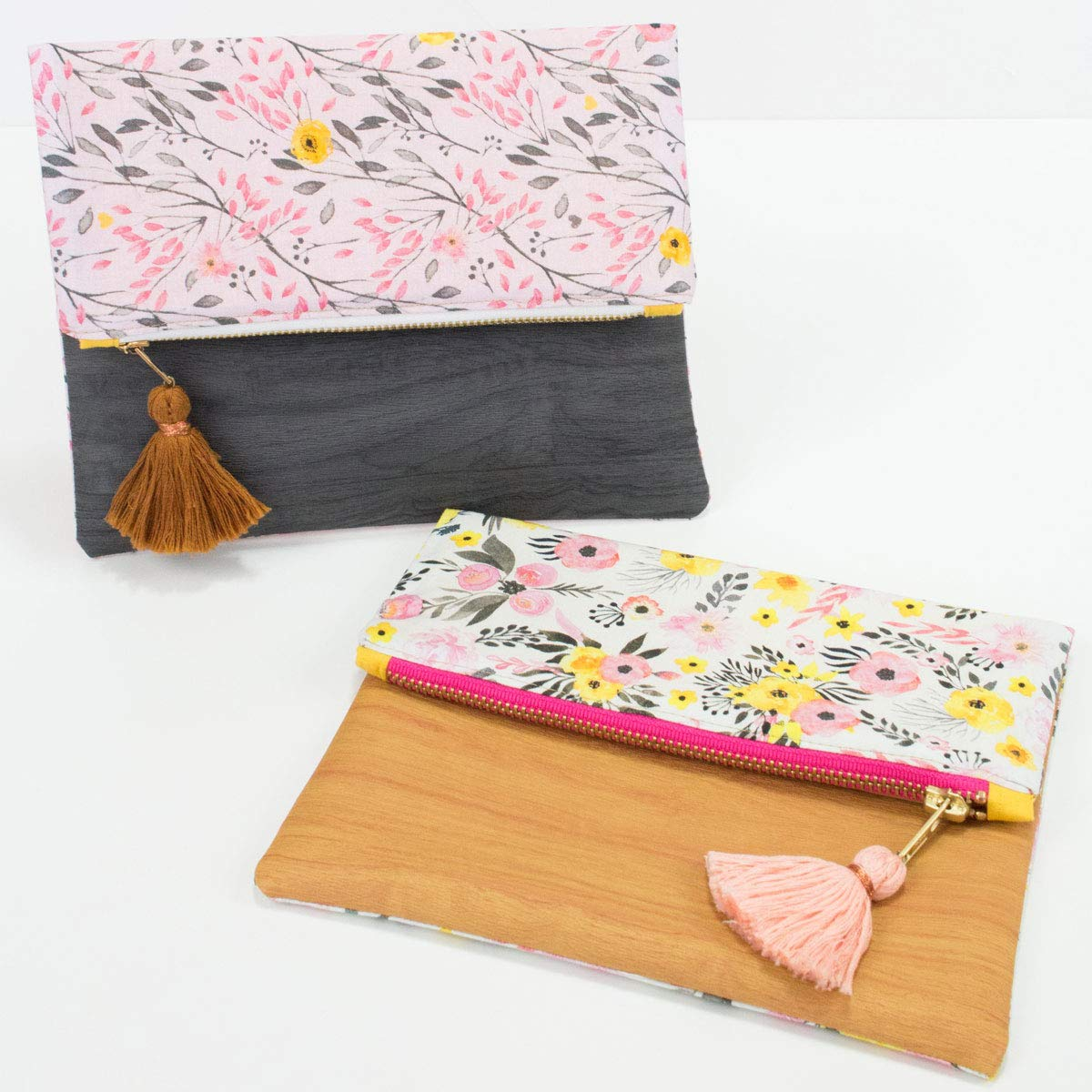 Heatnbond Ultrahold Iron-On Adhesive, 7/8 Inch X 10 Yards image number 4