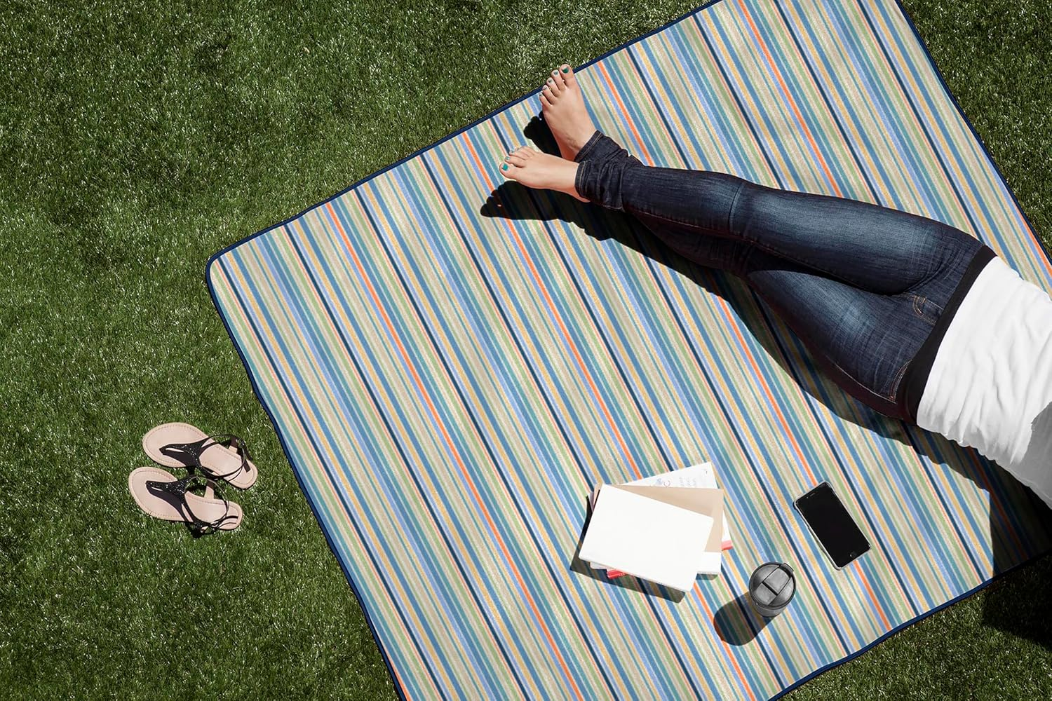 Picnic TIME Disney Disney Mary Poppins Blanket Tote Outdoor Picnic Blanket, Beach Blanket, Camping Blanket, (Sky Blue with Multi Stripe Pattern)