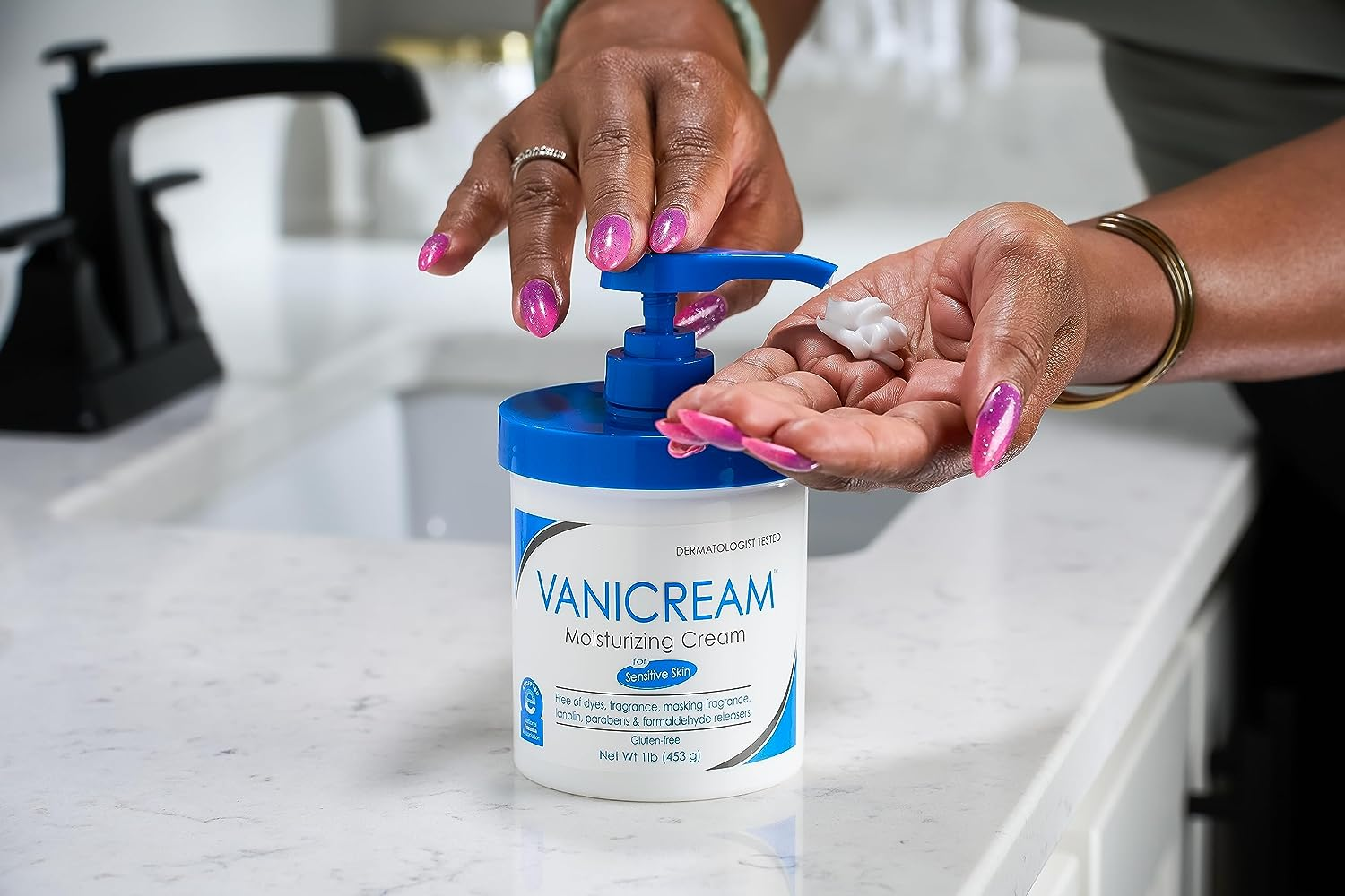 Vanicream Moisturizing Skin Cream with Pump for Sensitive Skin - Can Be Used for Eczema, Psoriasis, Ichthyosis, and Itch - Dermatologist Tested &ndash; Free of Dye, Fragrance, and Preservatives - 16 Oz image number 1