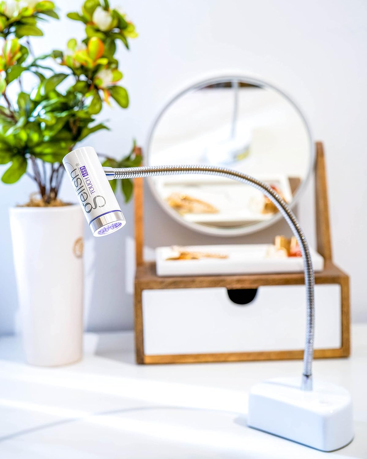 Gelish Touch LED Light with USB Cord image number 6