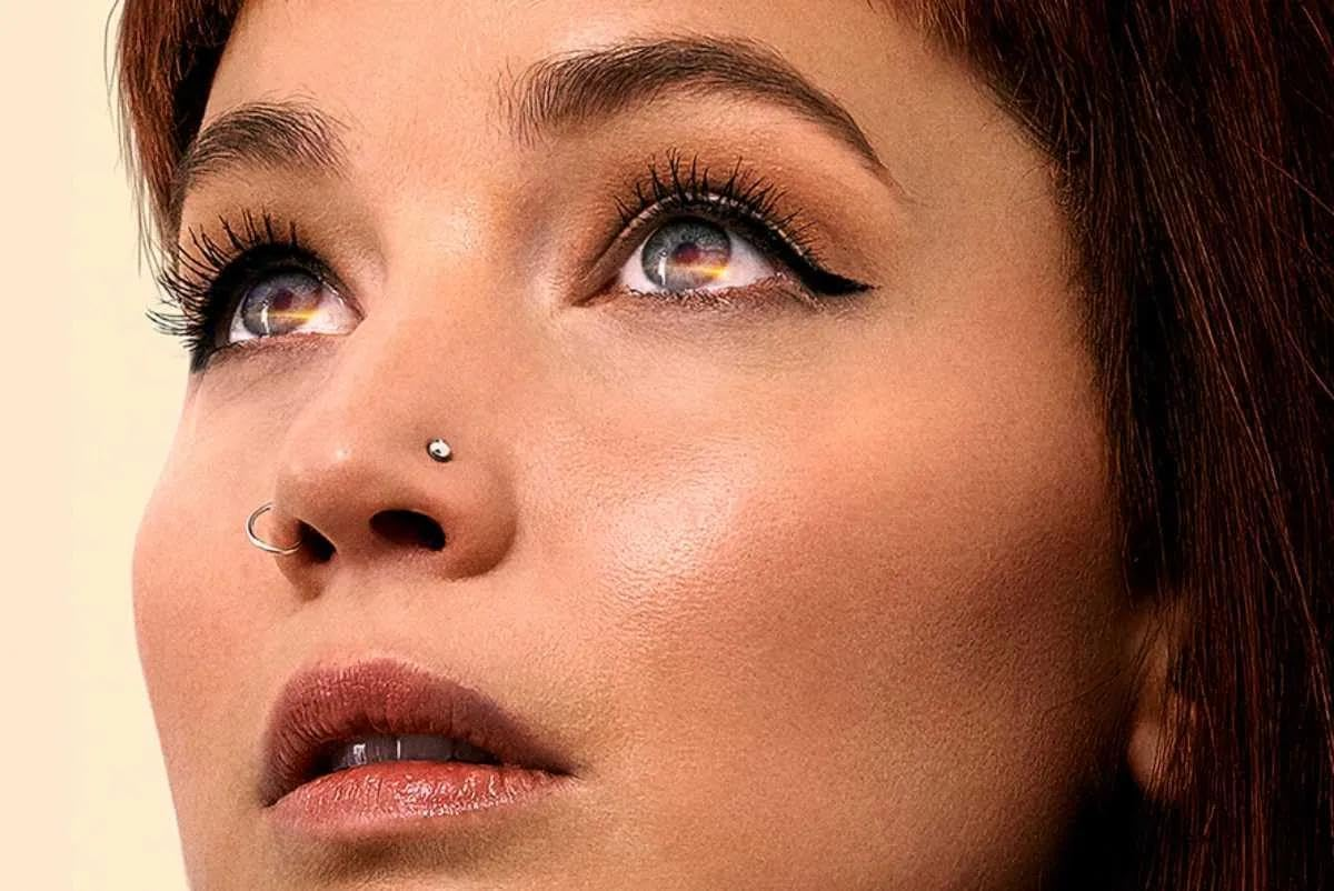 DJCIW 8Pcs Nose Piercing Kit, Piercing Gun Built-In Silvery Nose Studs, Painless Self Piercing Kit with 20G Nose Hoop Rings Studs, Disposable Piercing Gun for at Home Nose Piercing - 8Pcs-Silvery image number 4