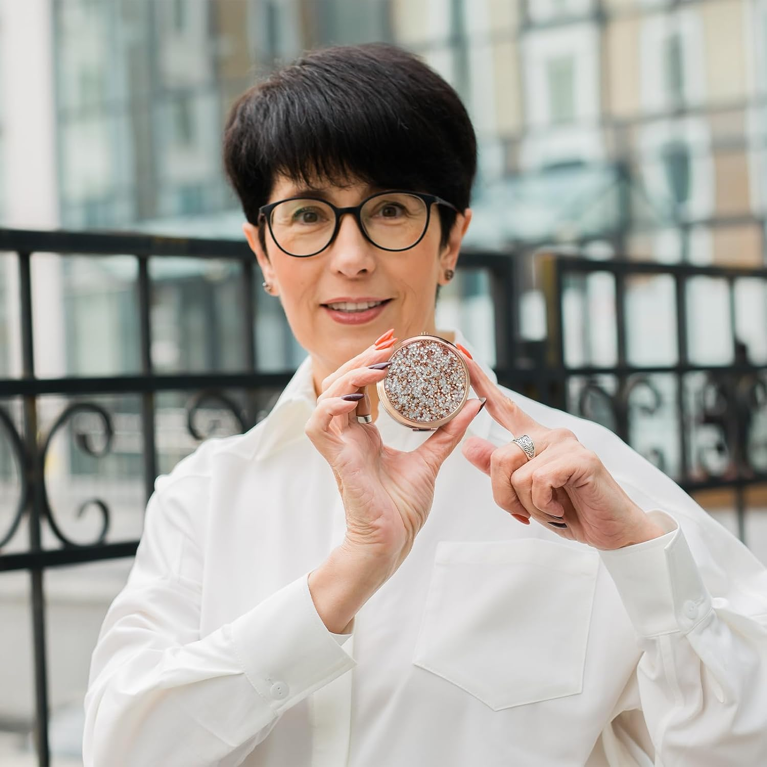 TEAONE Portable Compact Mirror, 1 PCS Mini Makeup Mirror for Travel, Handbag and Pocket (7Cm/2.75In, Rose Gold) image number 2