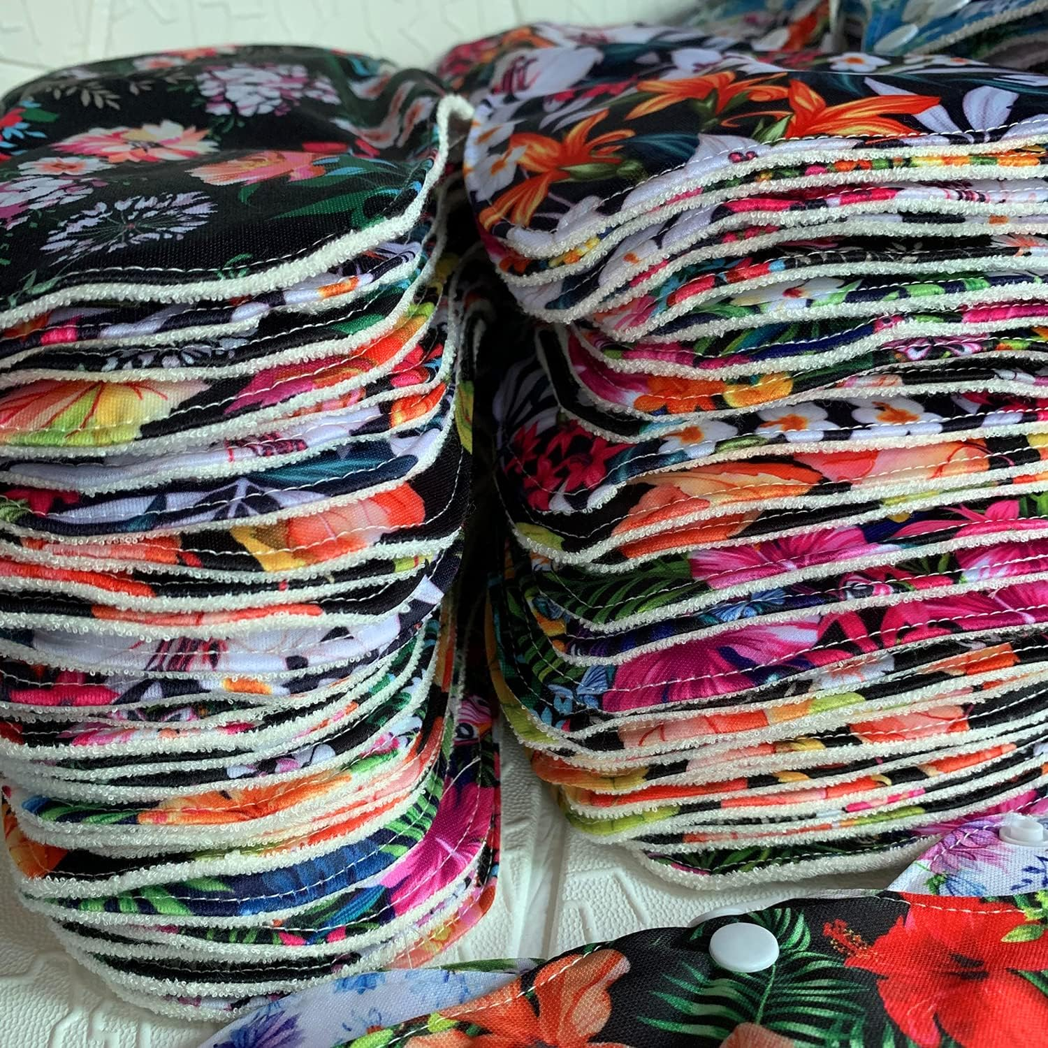 6Pcs Resuable Waterproof Menstrual Pad Sets Including 1Pc Mini Wet Bag and 5Pcs Heavy Flow Red Color Microfleece Stay Dry Menstrual Pads Mama Cloth Sanitary Napkins&hellip; image number 4