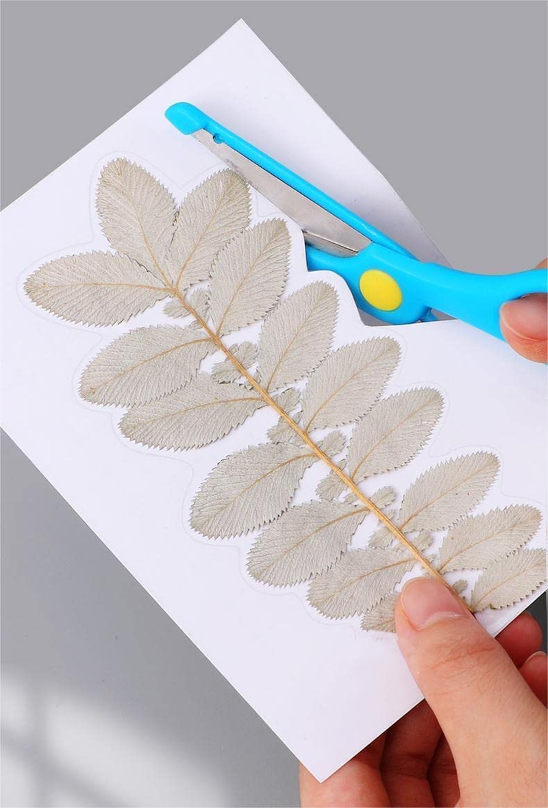 Clear Contact Paper Roll 17.7'' X 118'' Clear Glossy Self-Adhesive Film Cover Removable Protective Film Transparent Liners Drawers Shelves Kitchen Cabinets Desks Fridge Roll image number 4