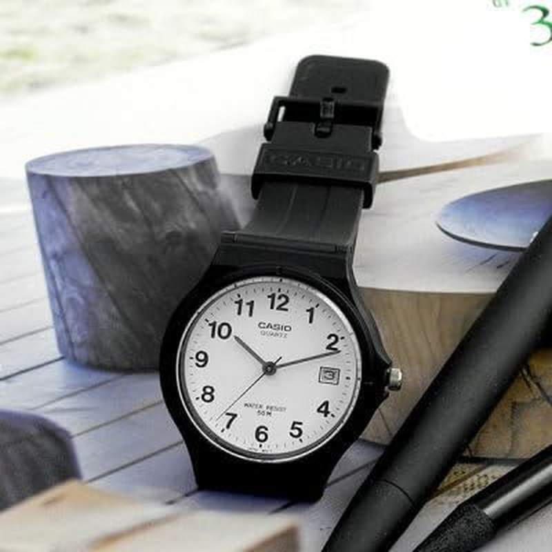 Casio MW-59 Women'S Analogue Quartz Watch with Resin Strap image number 4