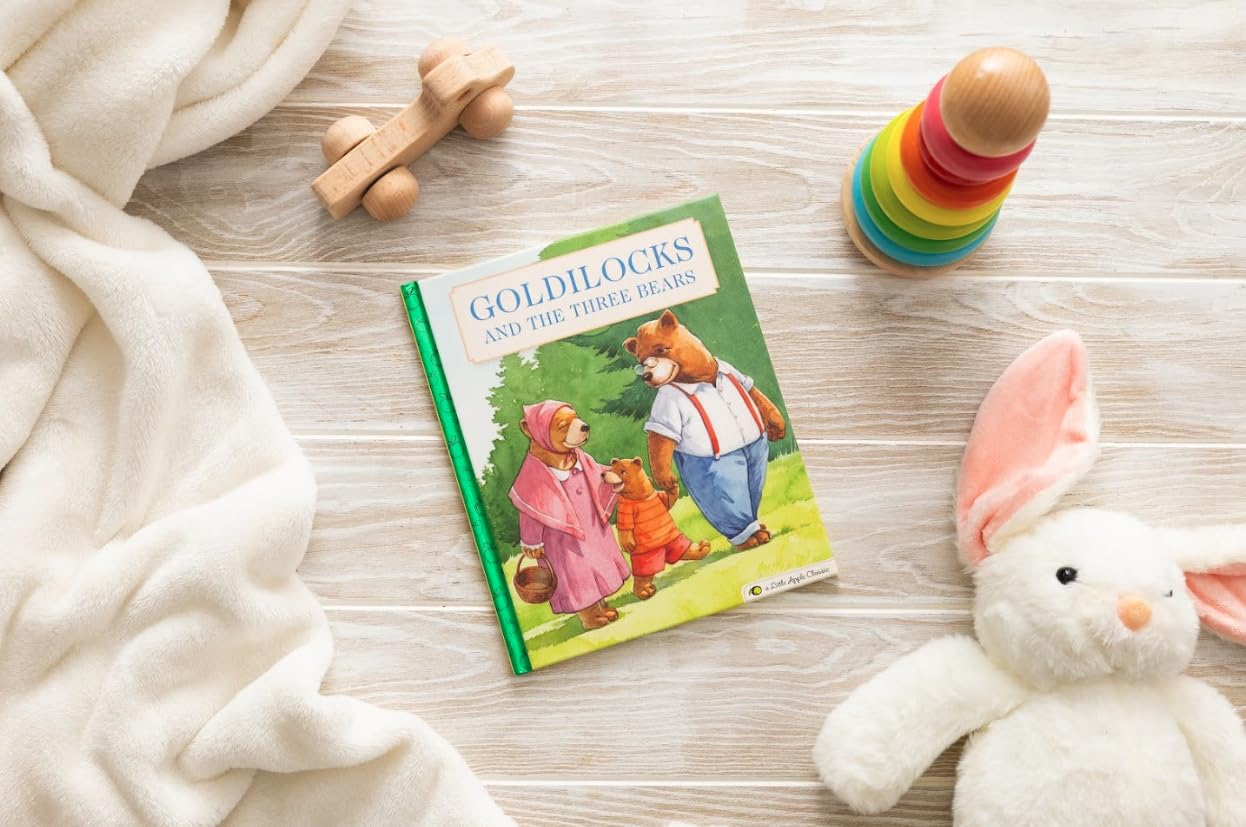 Goldilocks and the Three Bears: a Little Apple Classic image number 4