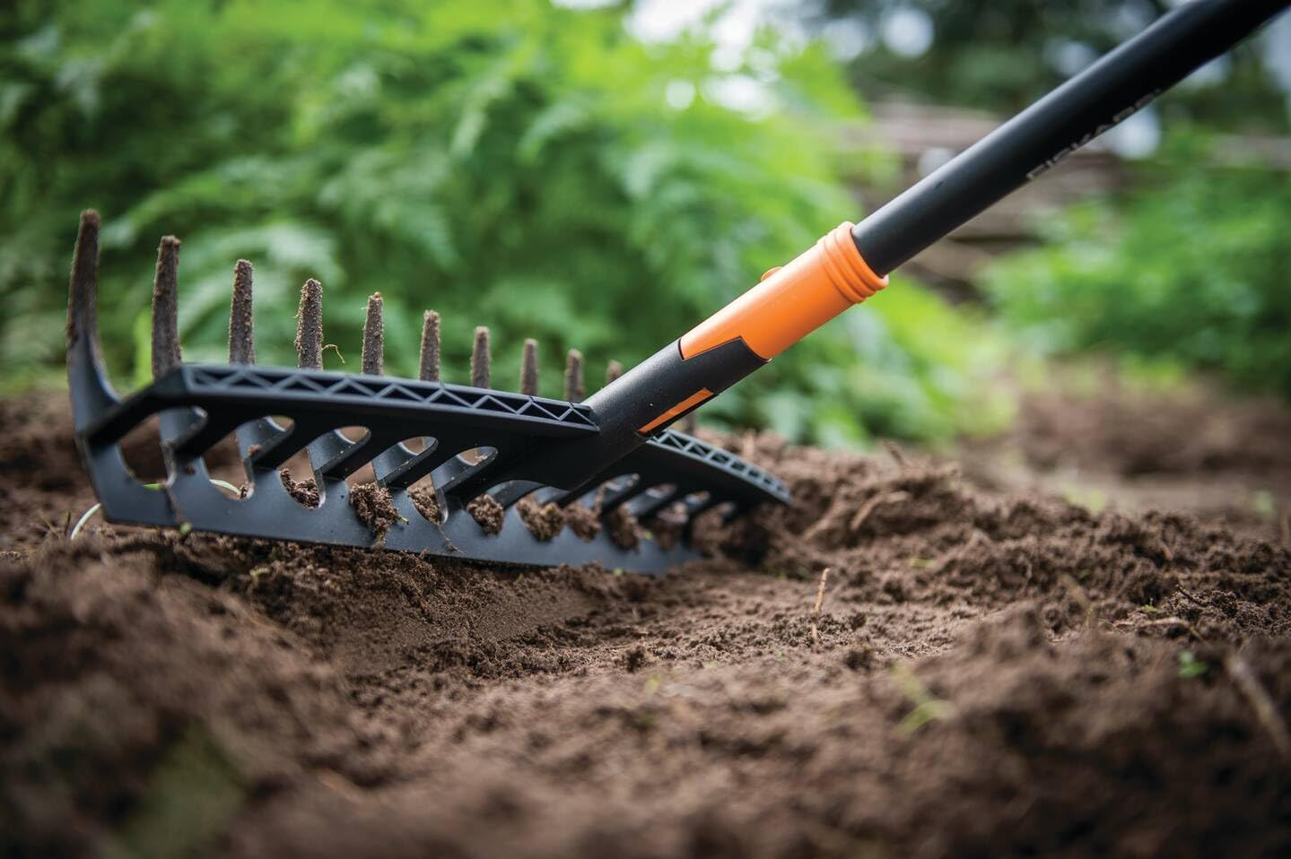 Fiskars Rake with 12 Prongs, Tool Head, Width: 41 Cm, Glass Fibre Reinforced Plastic Prongs, Black/Orange, Quikfit, 1000643 image number 3