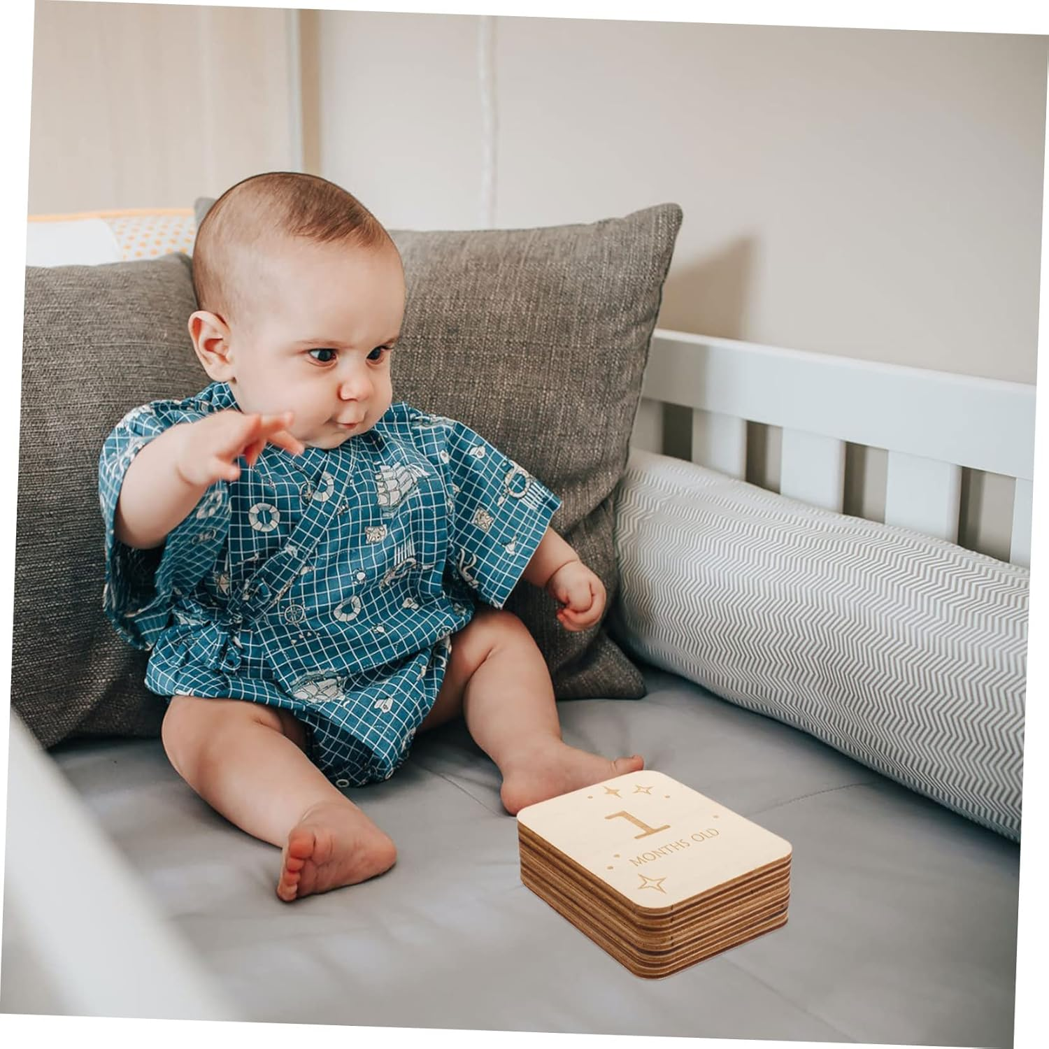 Kisangel 12Pcs Milestone Marker for Unisex Wooden Monthly Milestone Cards for Newborn Photography Safe and Odorless Wood Chips Shower Decorations Capture Precious Moments image number 3