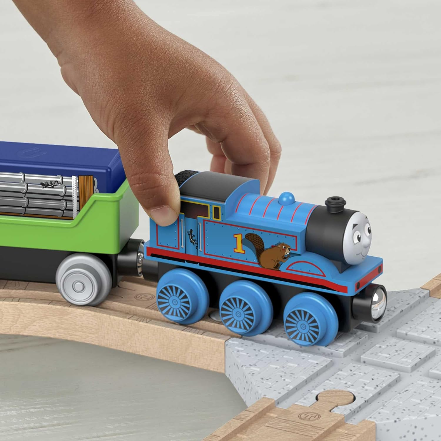Fisher-Price Thomas & Friends Wooden Railway, Figure 8 Track Set, Toy Train Set Made from Sustainably Sourced Wood for Kids image number 4