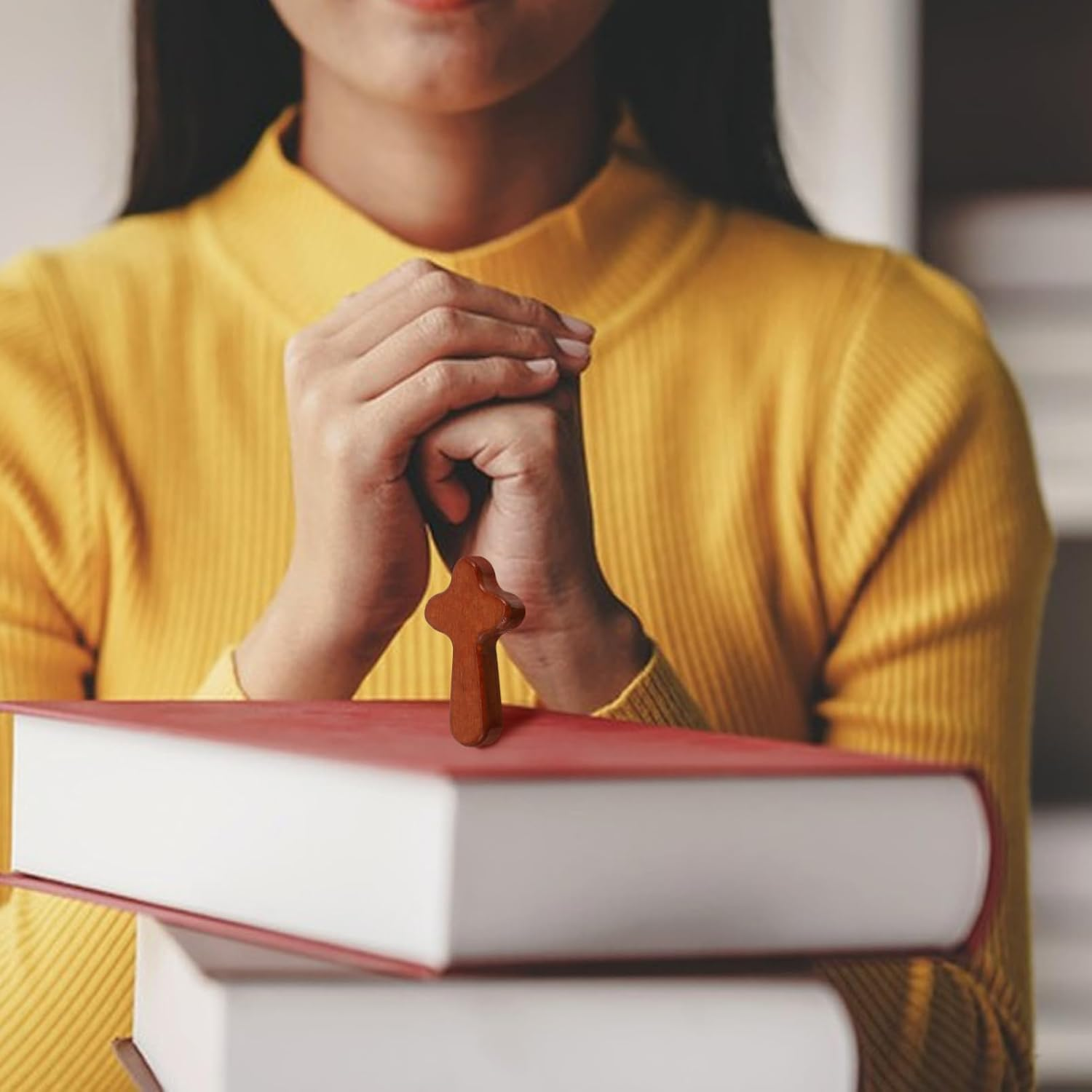 TOGEVAL 3Pcs Small Wooden Prayer Cross Handheld Palm Cross for Comfort Peace Portable Religious Baptism First Communion Confirmation Made of Pine Wood image number 5