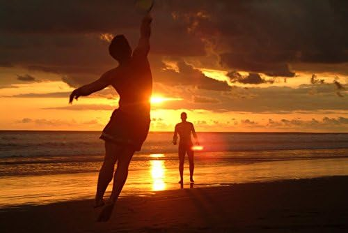 Speedminton&reg; S900 Set - Original Speed Badminton/Crossminton Professional Set with Carbon Rackets Including 5 Speeder&reg;, Pitch and Bag